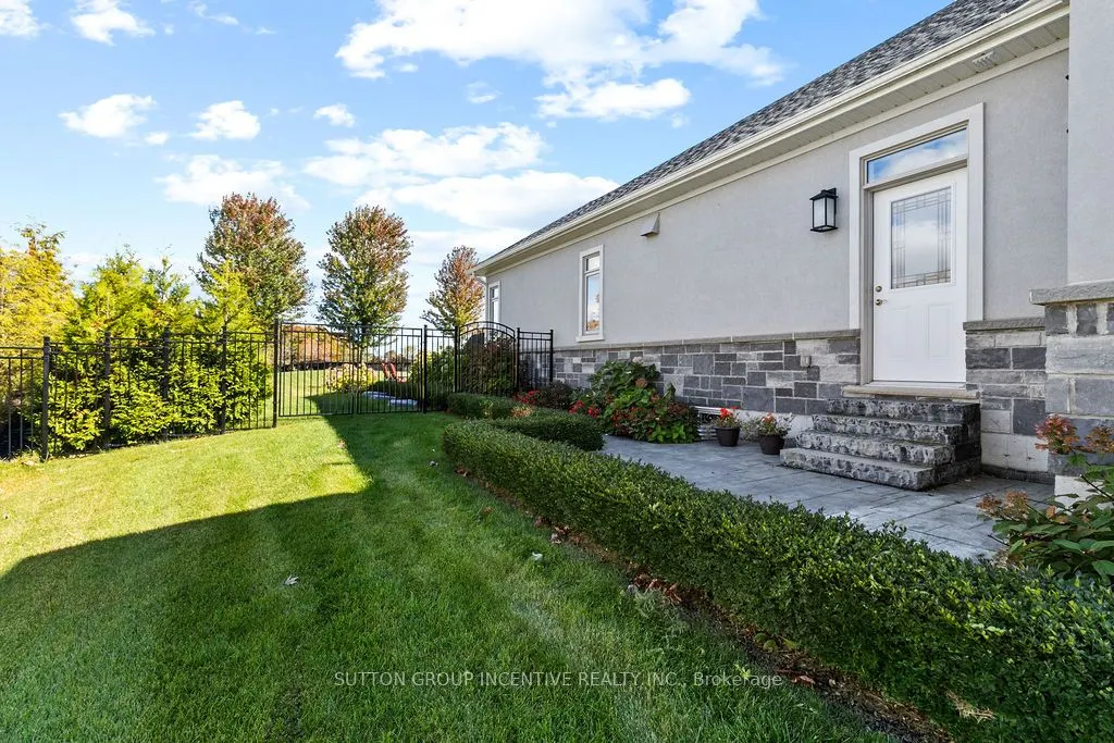 327 Sunnybrae Avenue