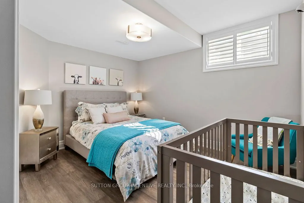 327 Sunnybrae Avenue