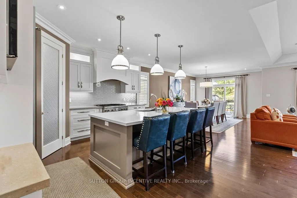 327 Sunnybrae Avenue