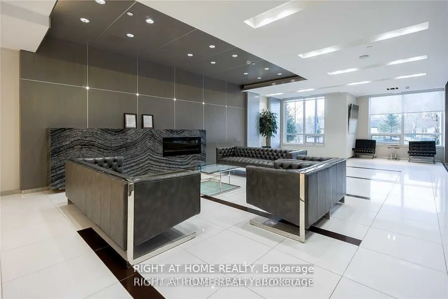 7165 Yonge Street, #533