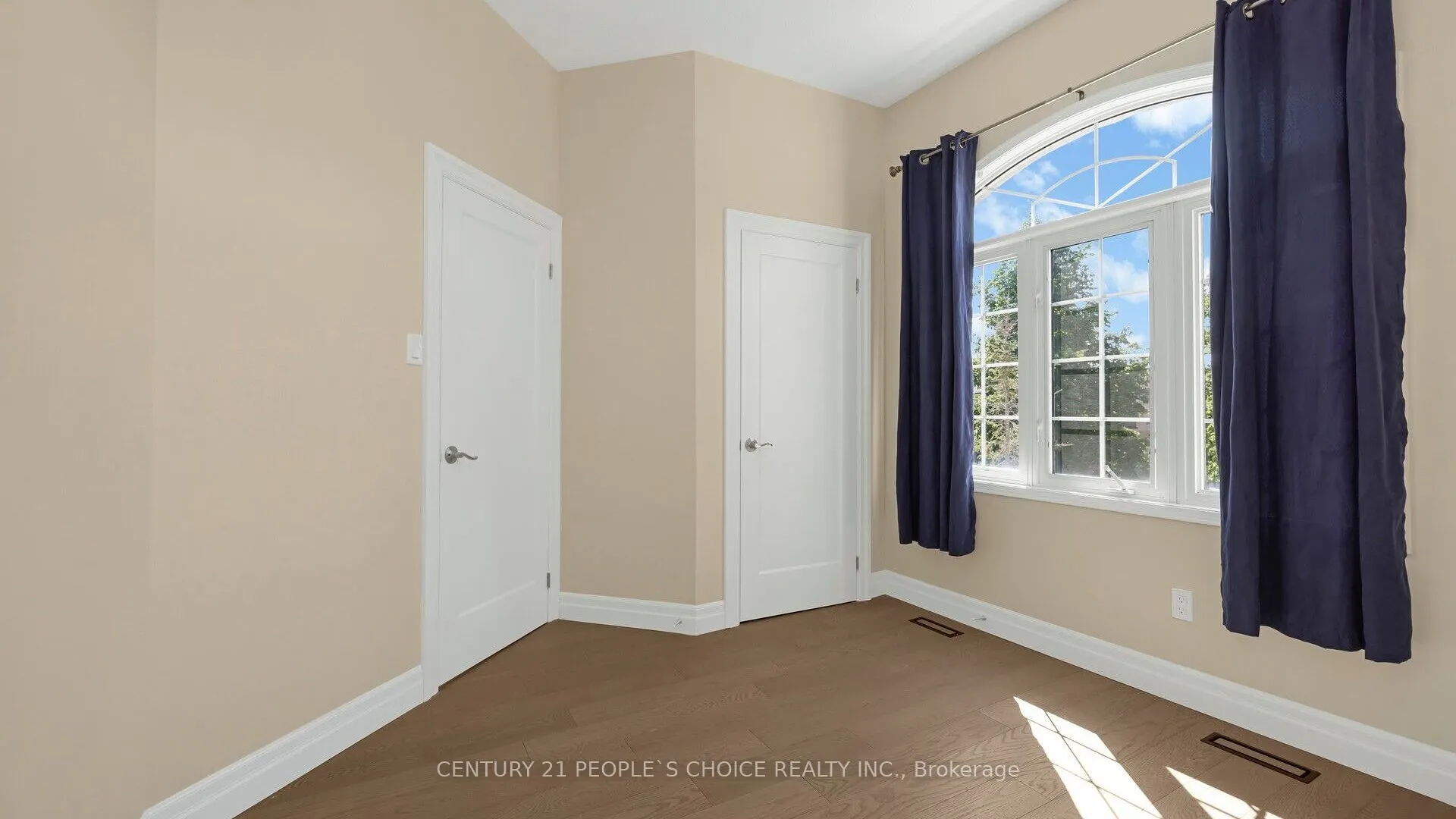 25 Willow Tree Street