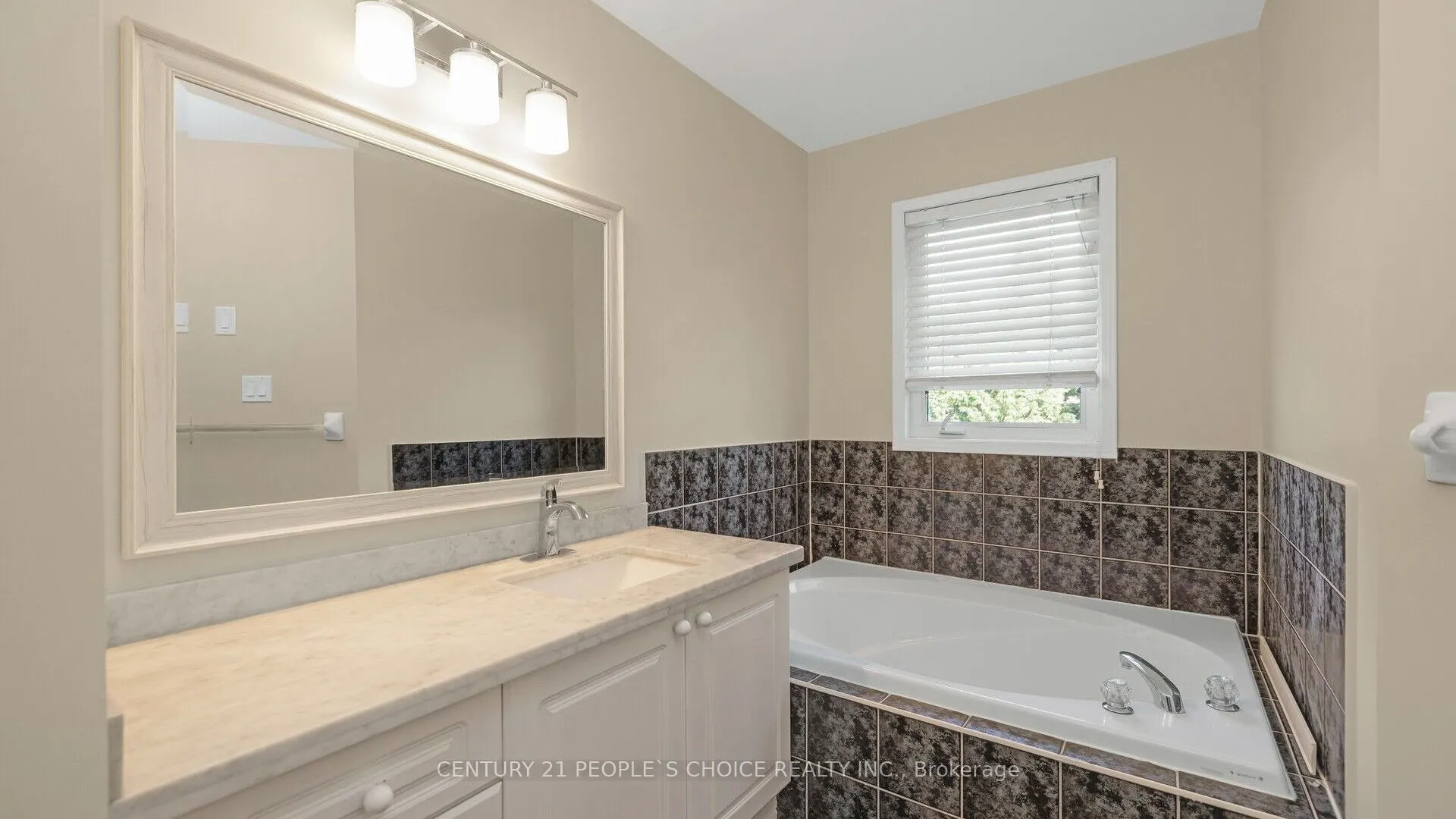 25 Willow Tree Street