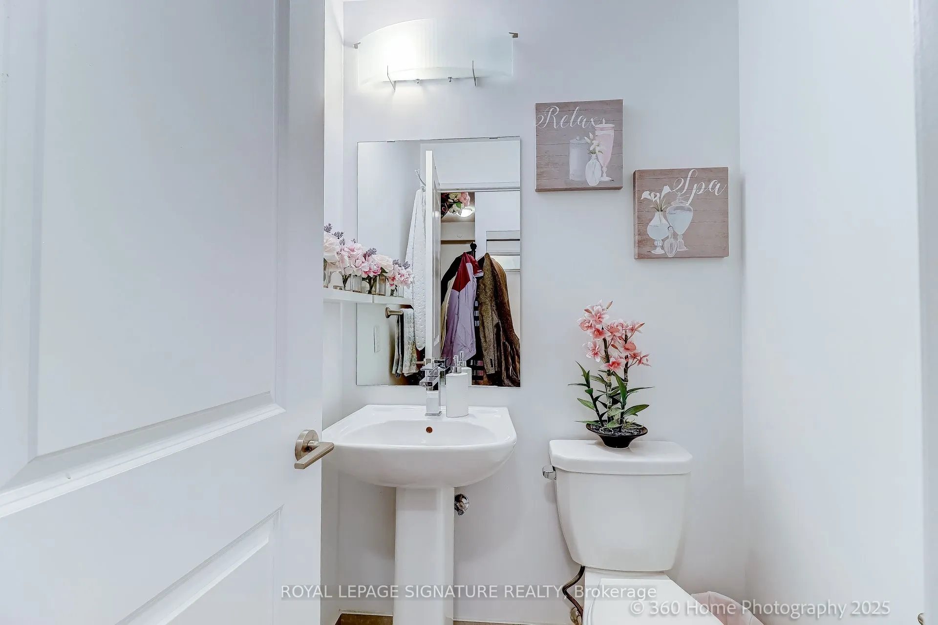 7890 Bathurst Street, #212