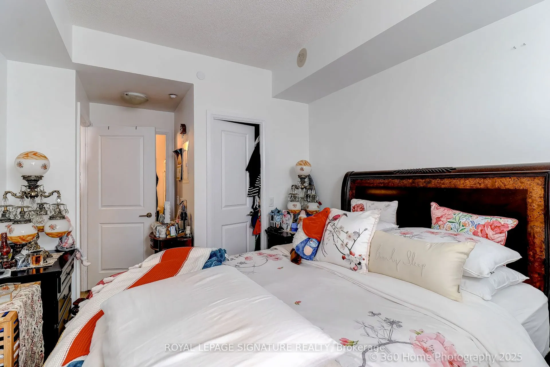 7890 Bathurst Street, #212