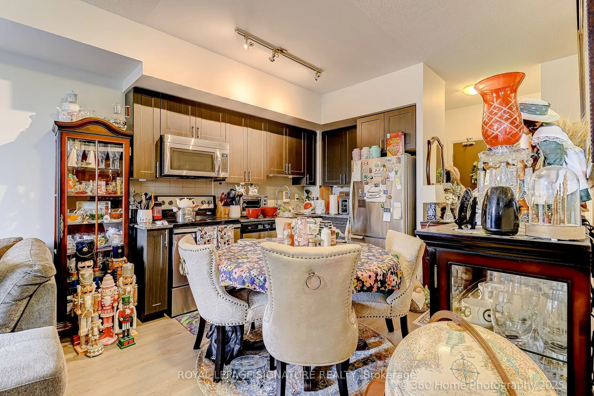 7890 Bathurst Street, #212