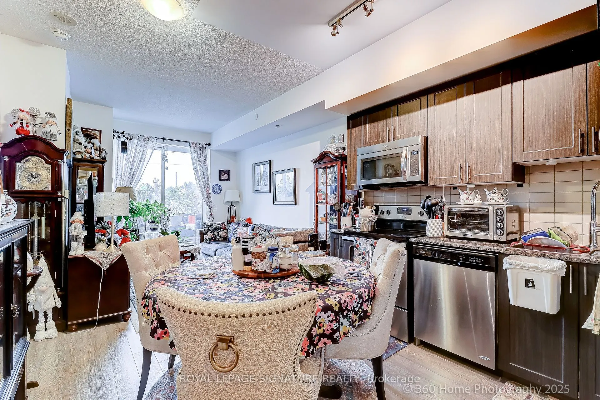 7890 Bathurst Street, #212
