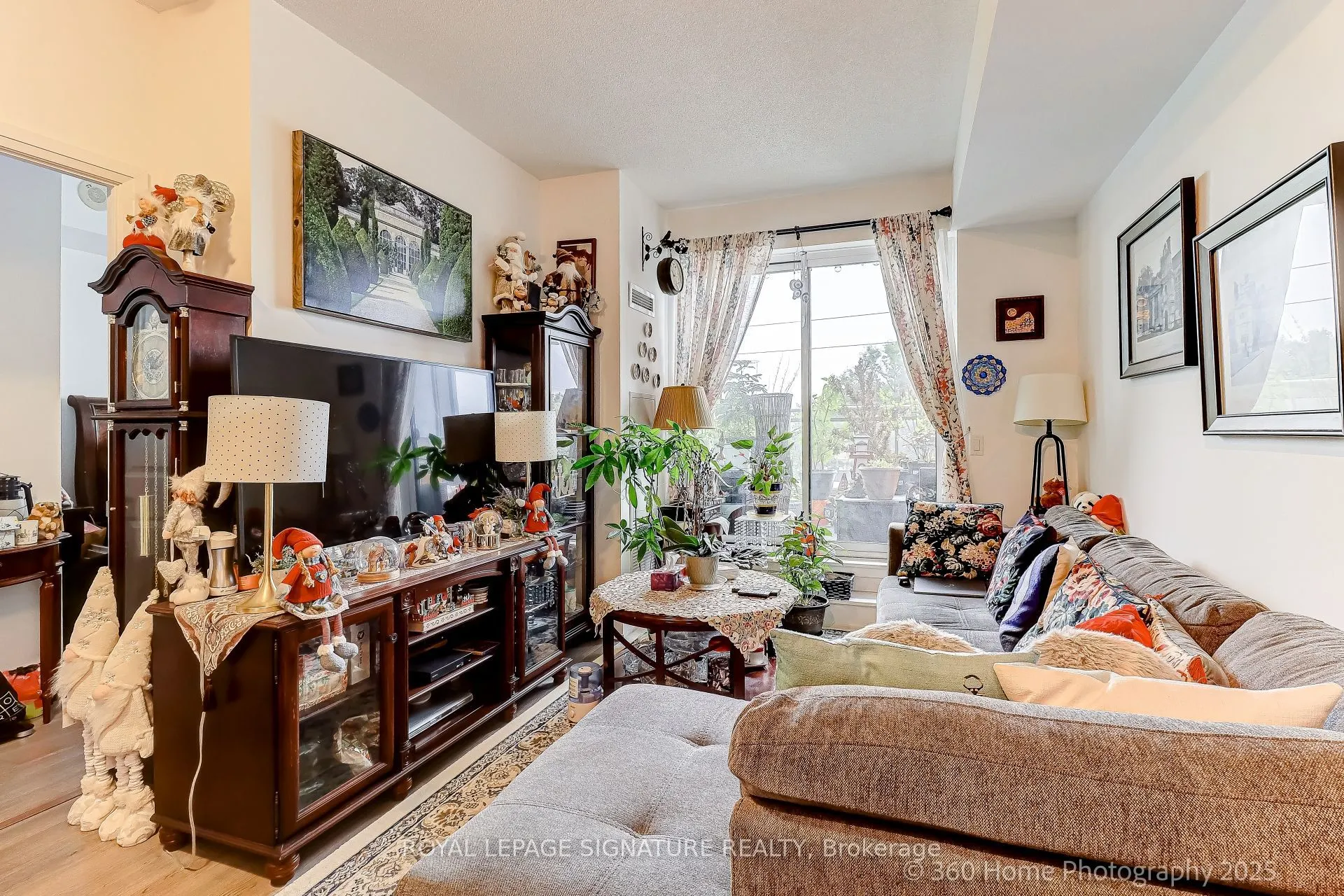 7890 Bathurst Street, #212
