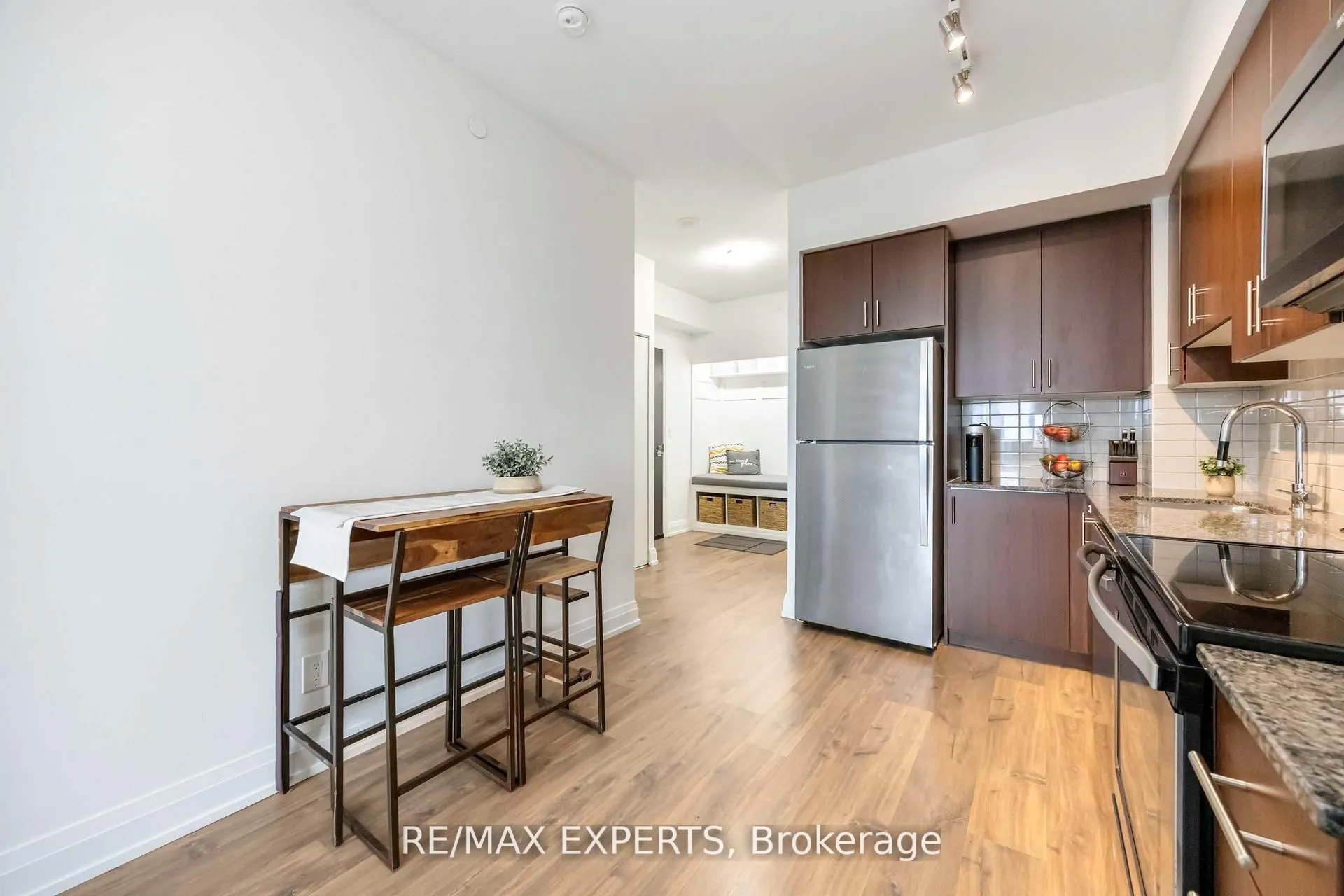 3700 Highway 7, #801