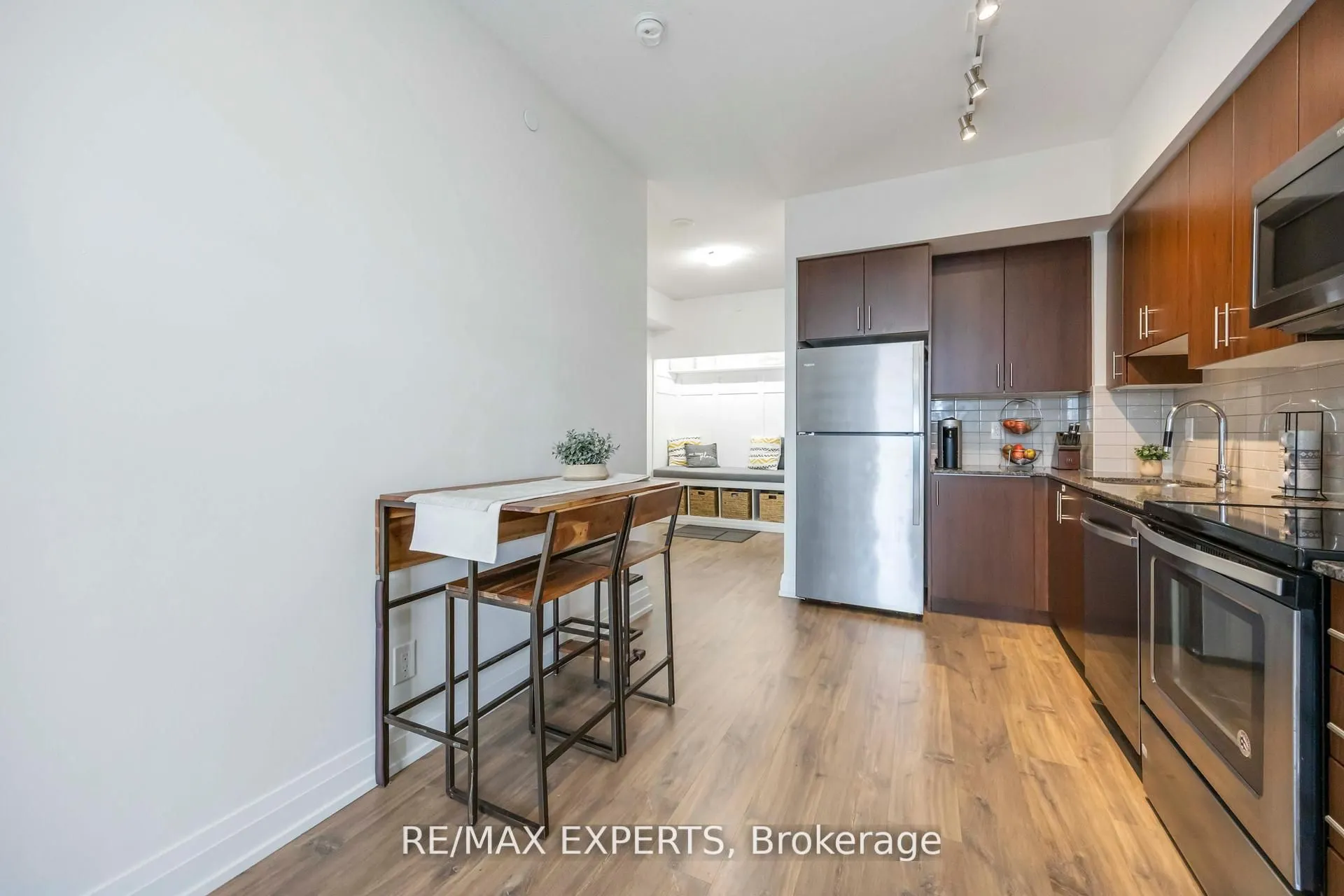 3700 Highway 7, #801