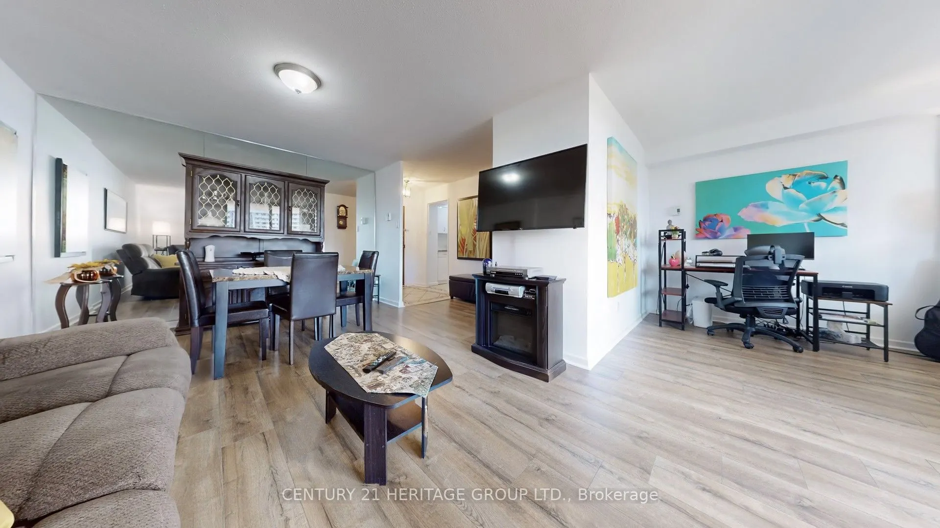 1 Royal Orchard Boulevard, #403