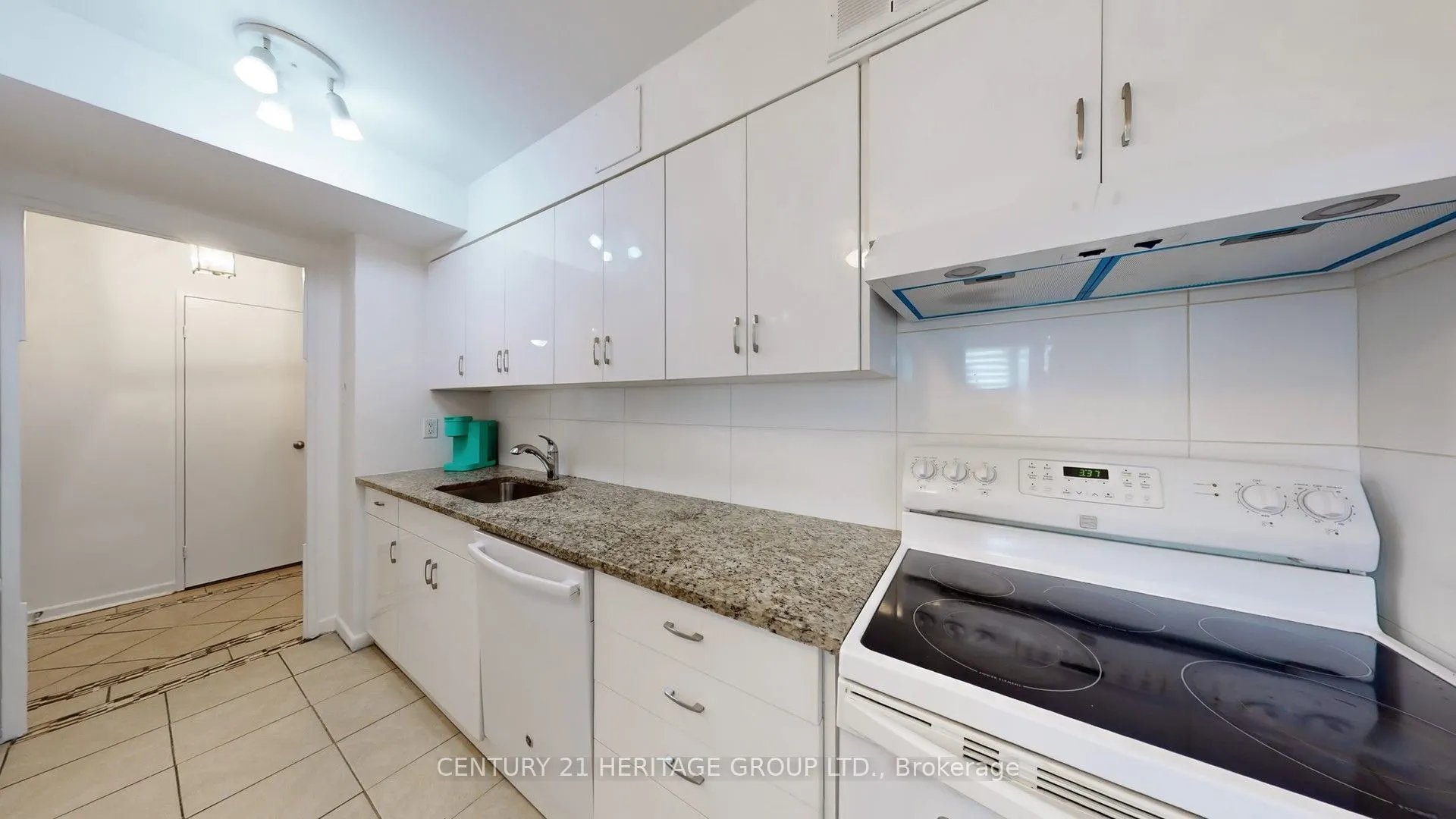 1 Royal Orchard Boulevard, #403