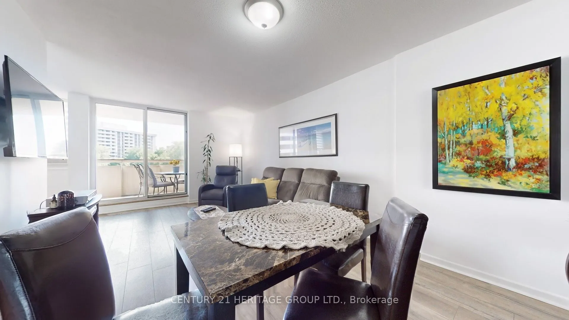 1 Royal Orchard Boulevard, #403