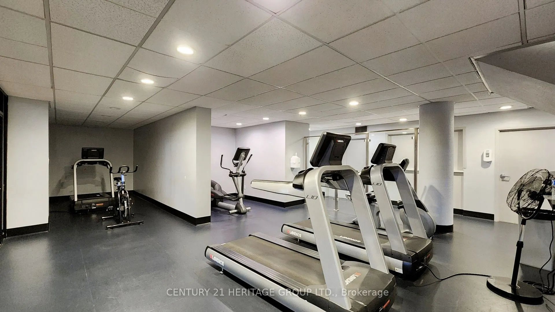1 Royal Orchard Boulevard, #403