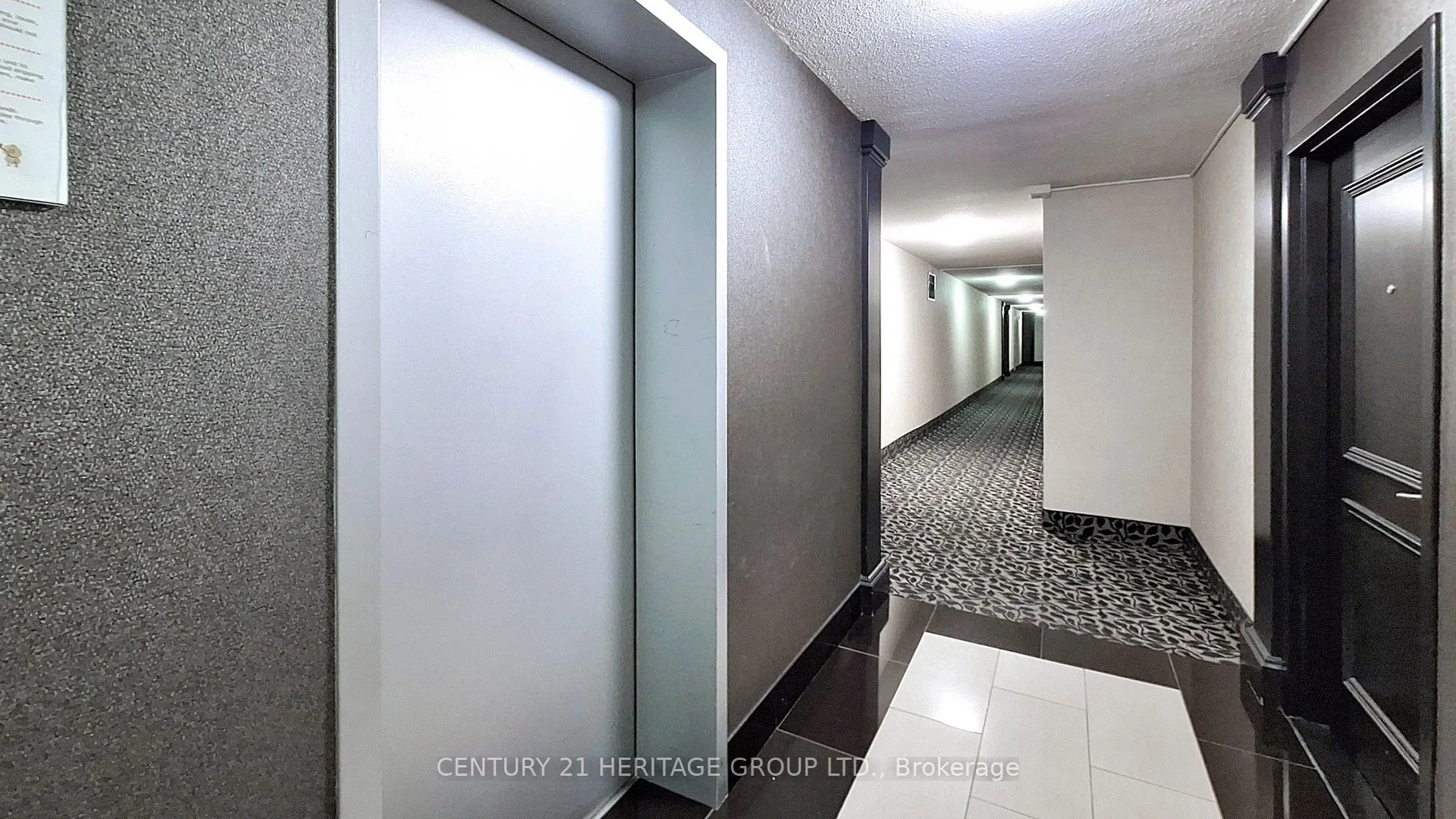1 Royal Orchard Boulevard, #403