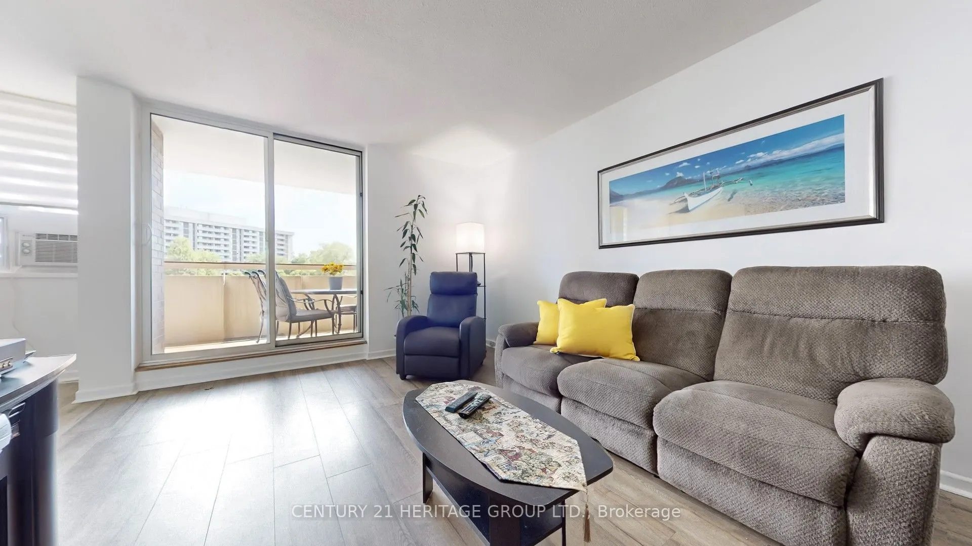 1 Royal Orchard Boulevard, #403