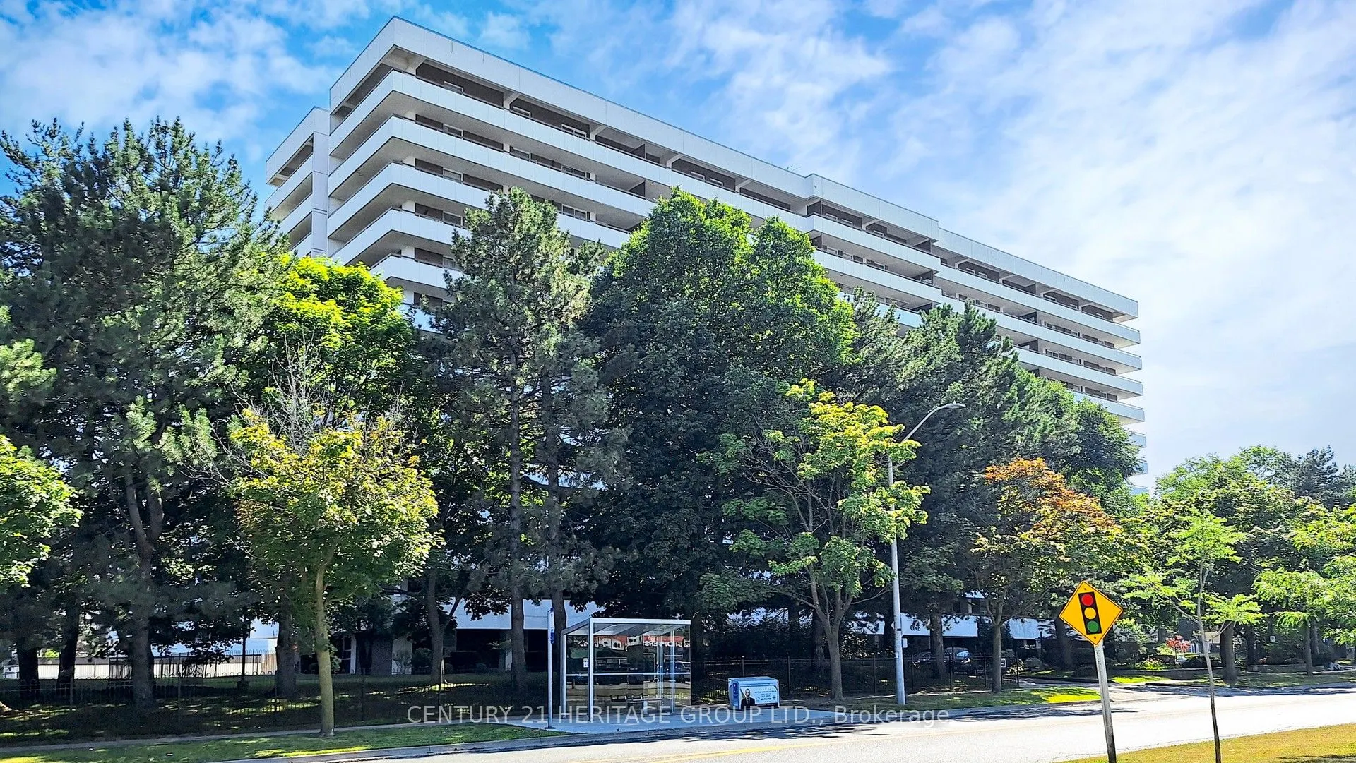 1 Royal Orchard Boulevard, #403