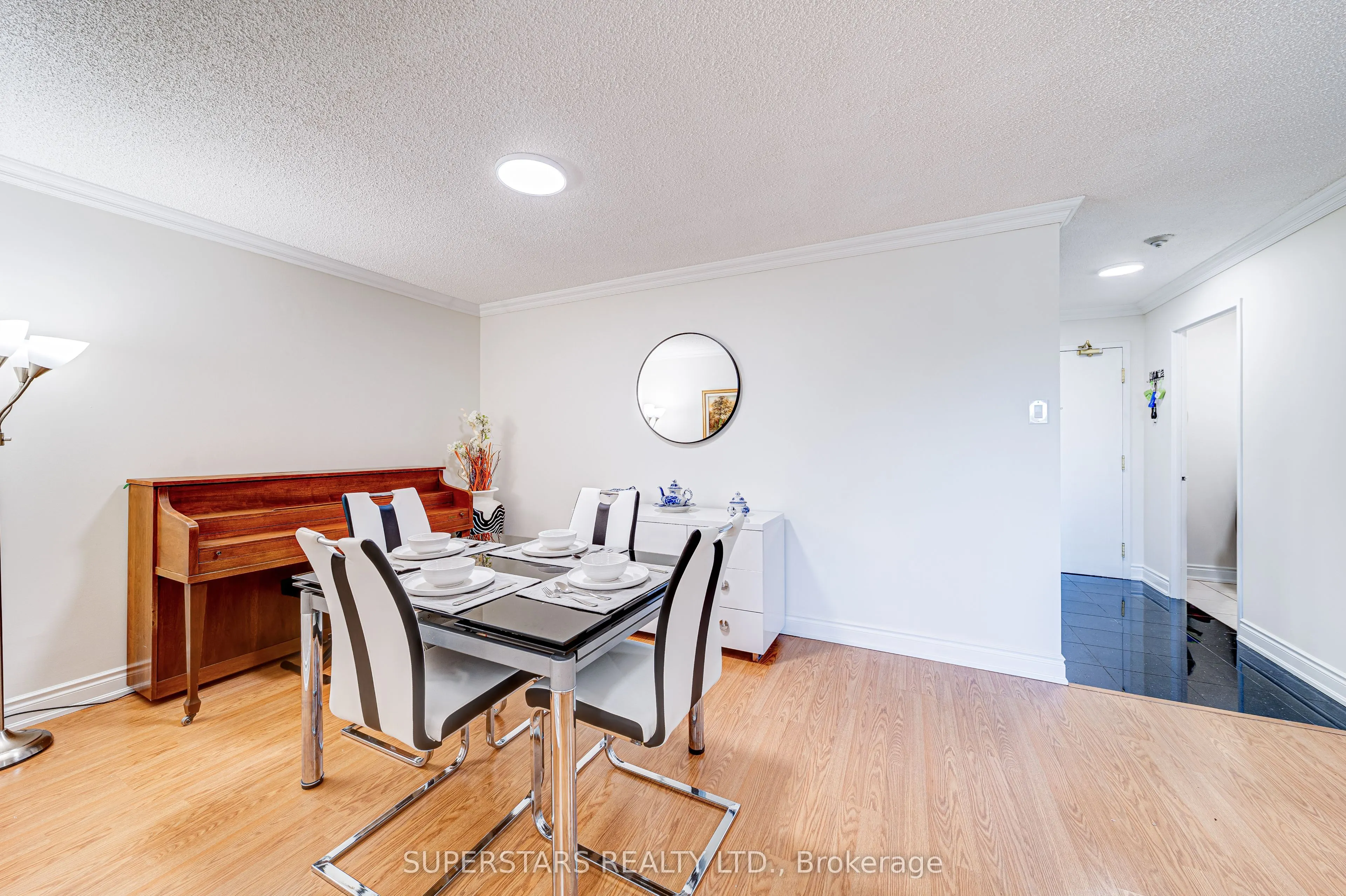 7300 Yonge Street, #512