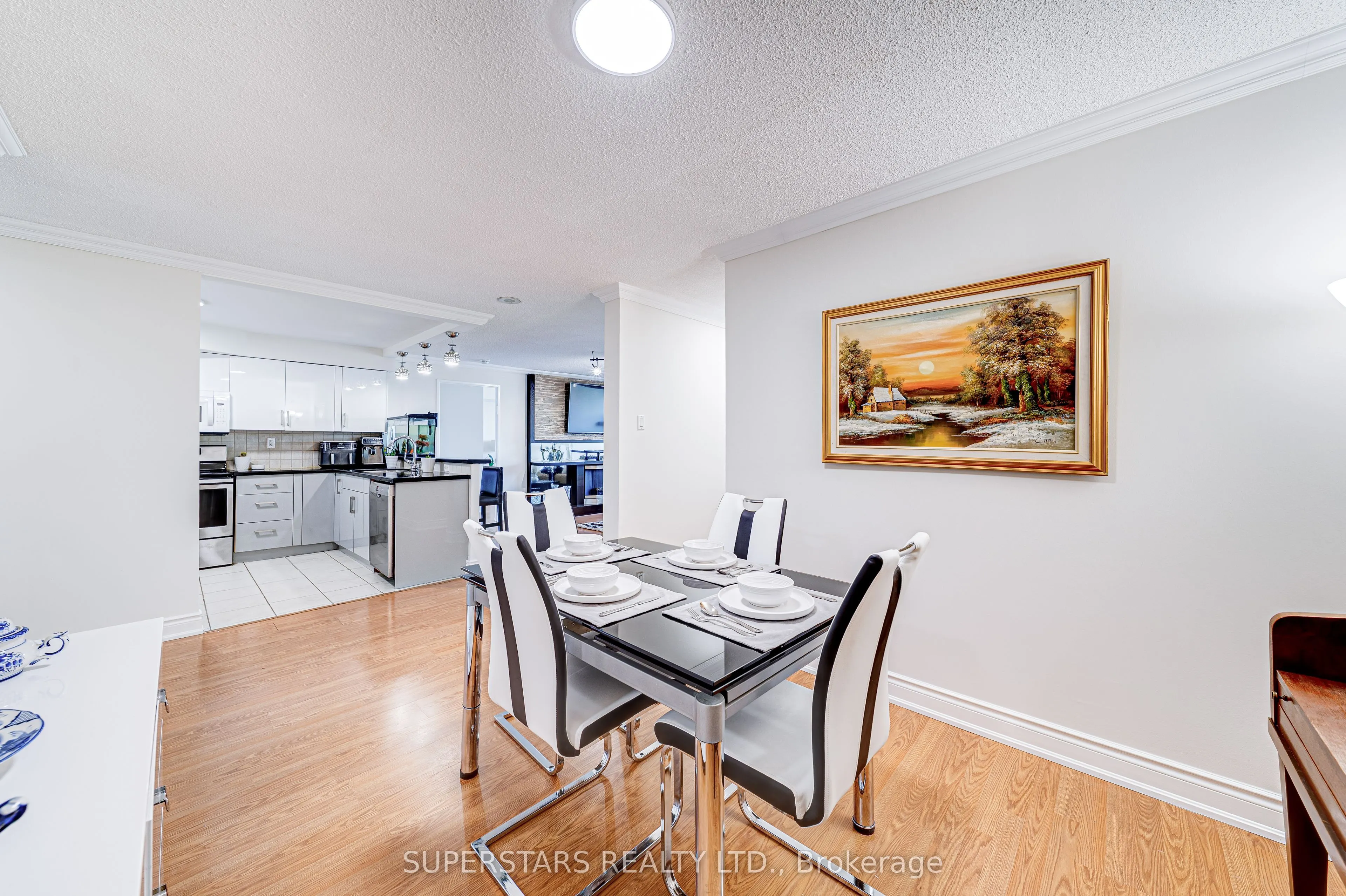 7300 Yonge Street, #512