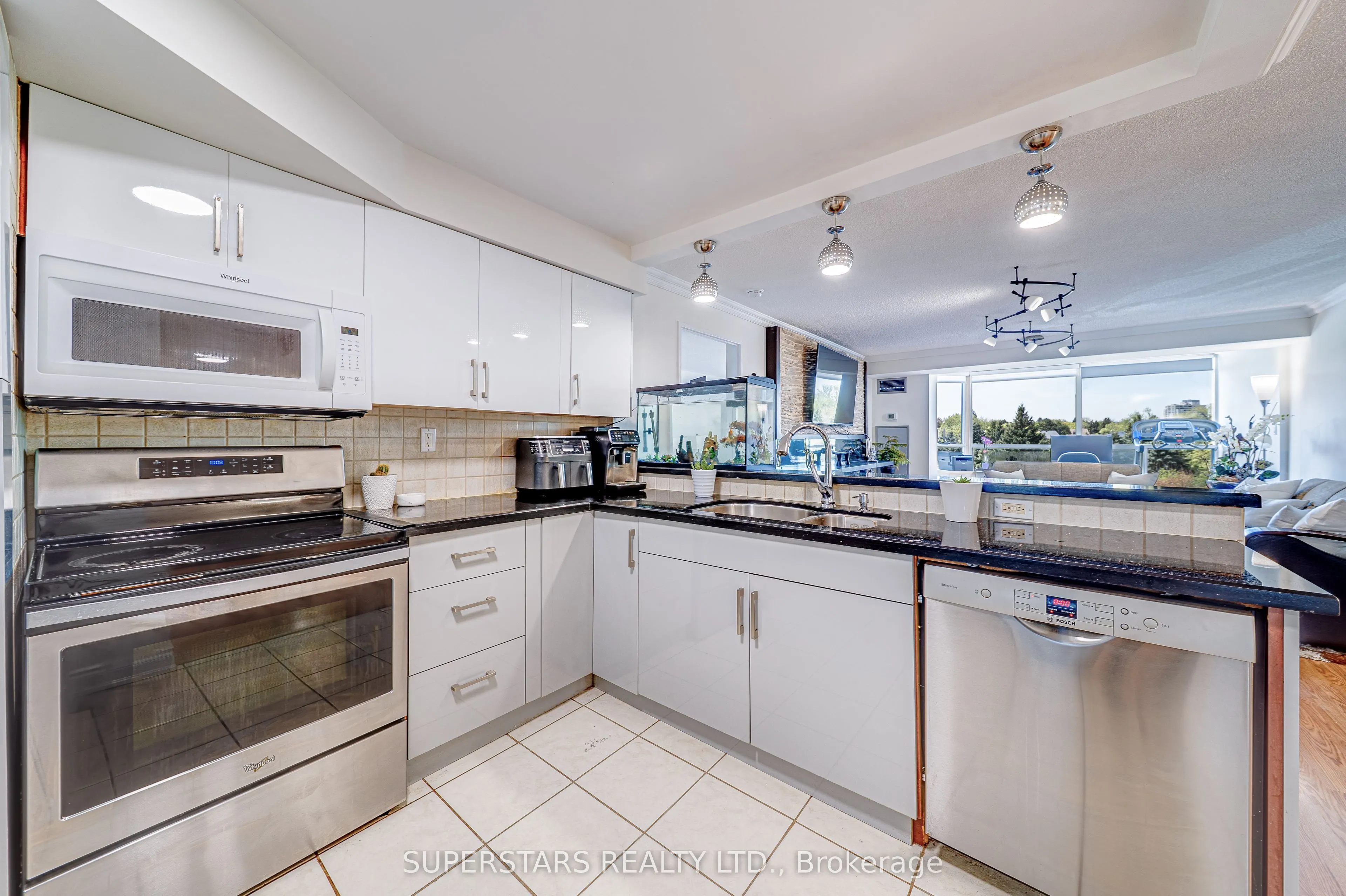 7300 Yonge Street, #512