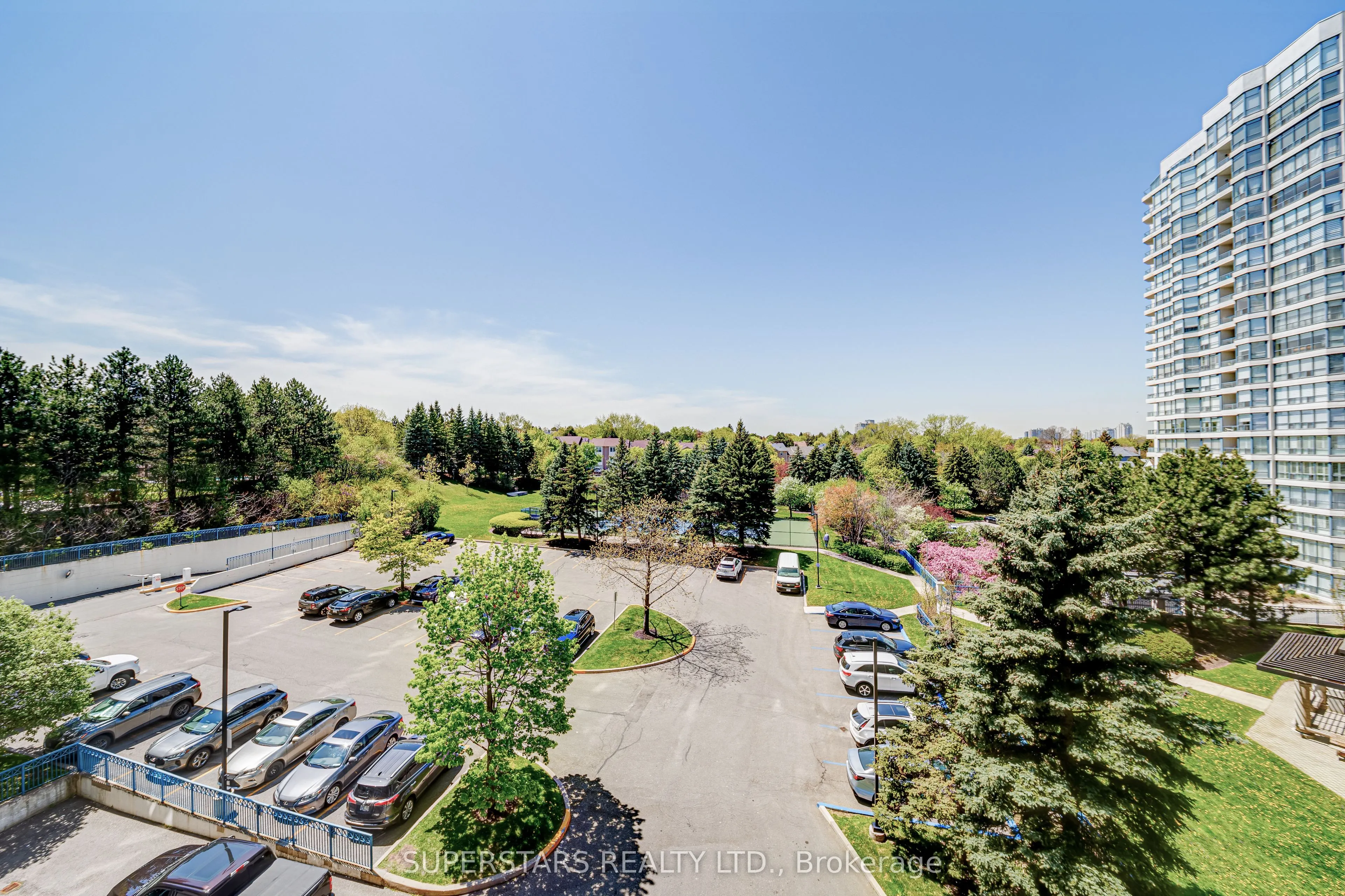 7300 Yonge Street, #512