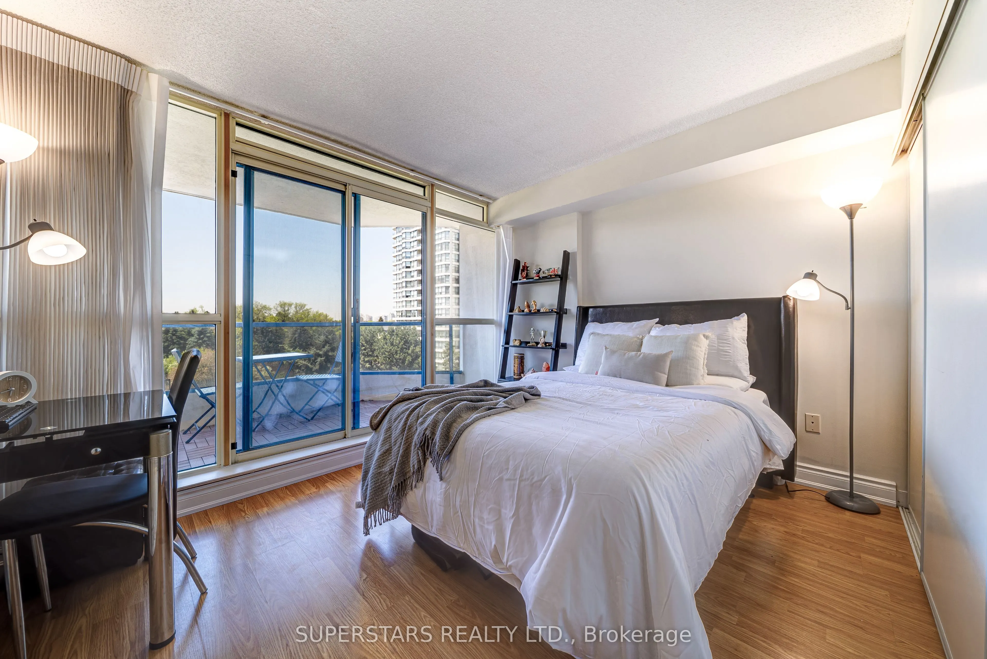 7300 Yonge Street, #512