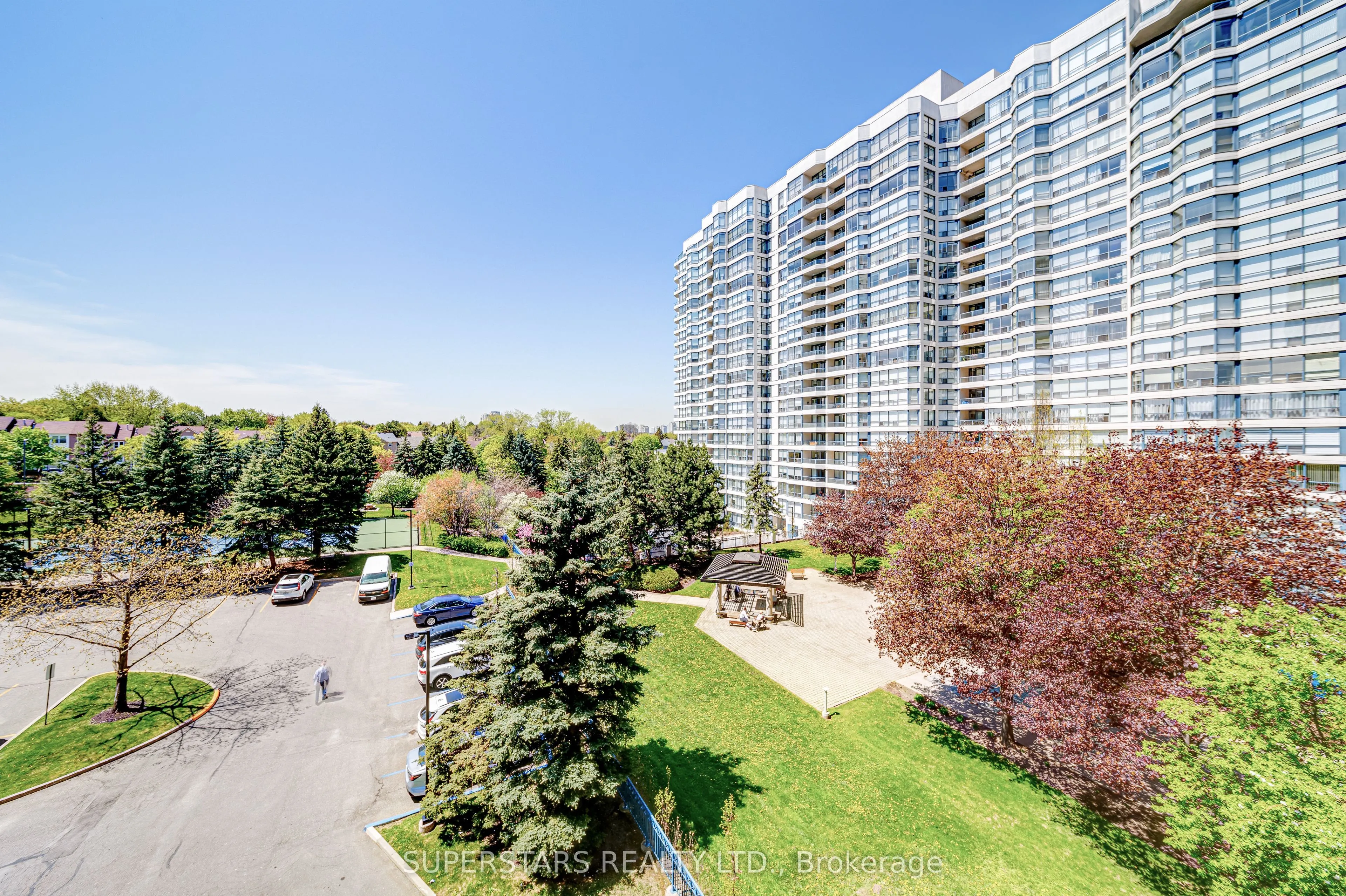 7300 Yonge Street, #512