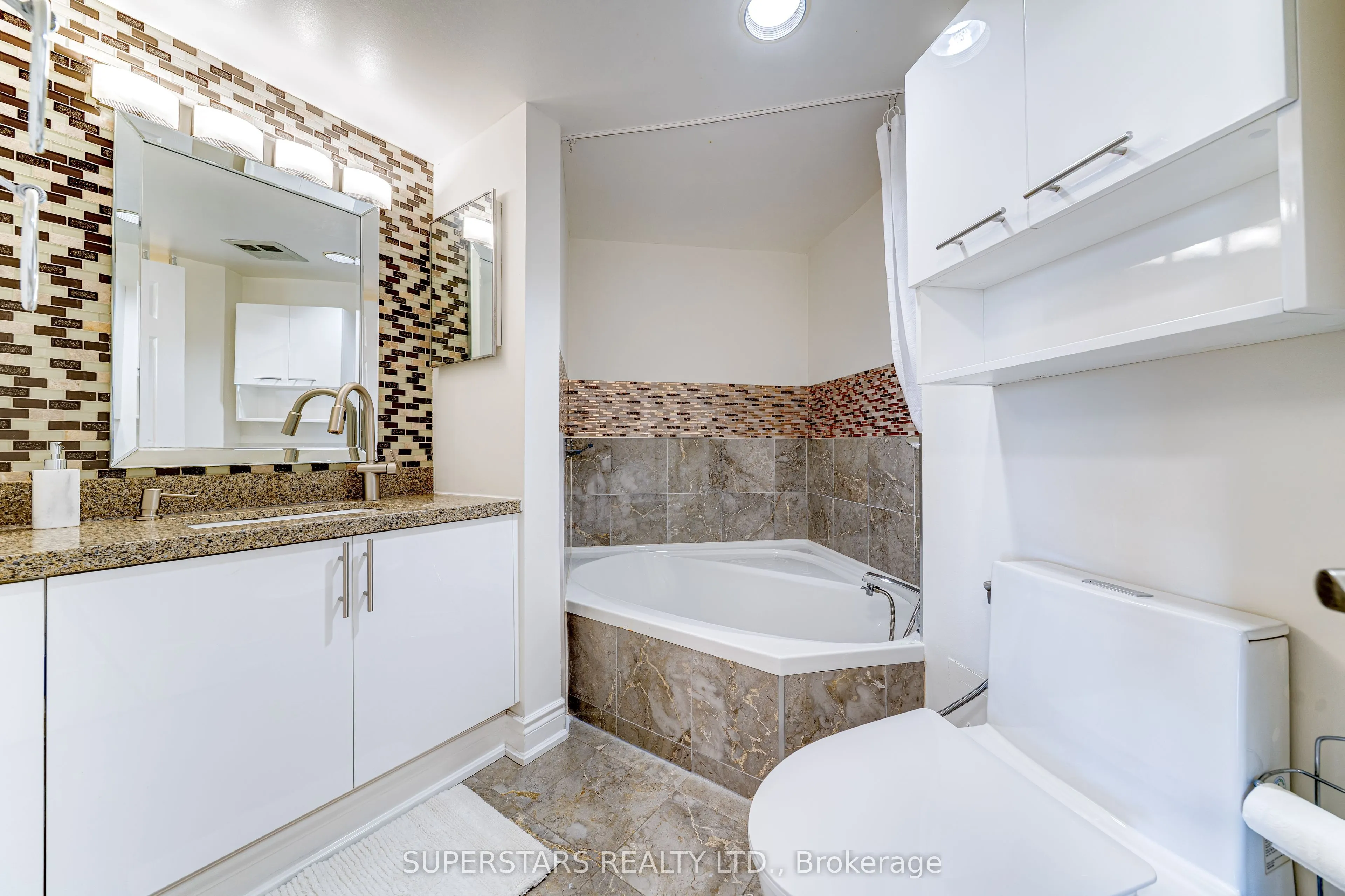 7300 Yonge Street, #512