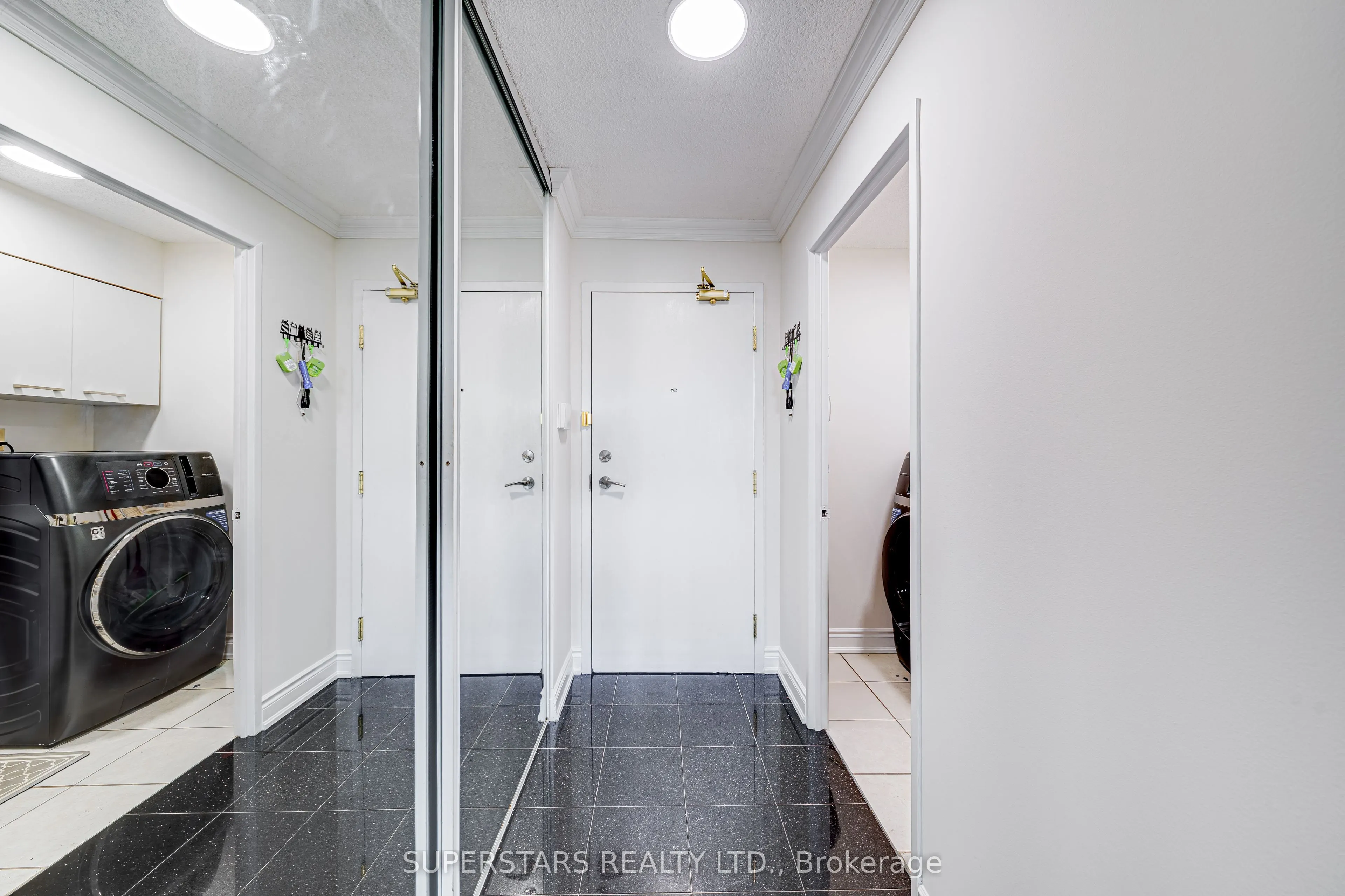 7300 Yonge Street, #512