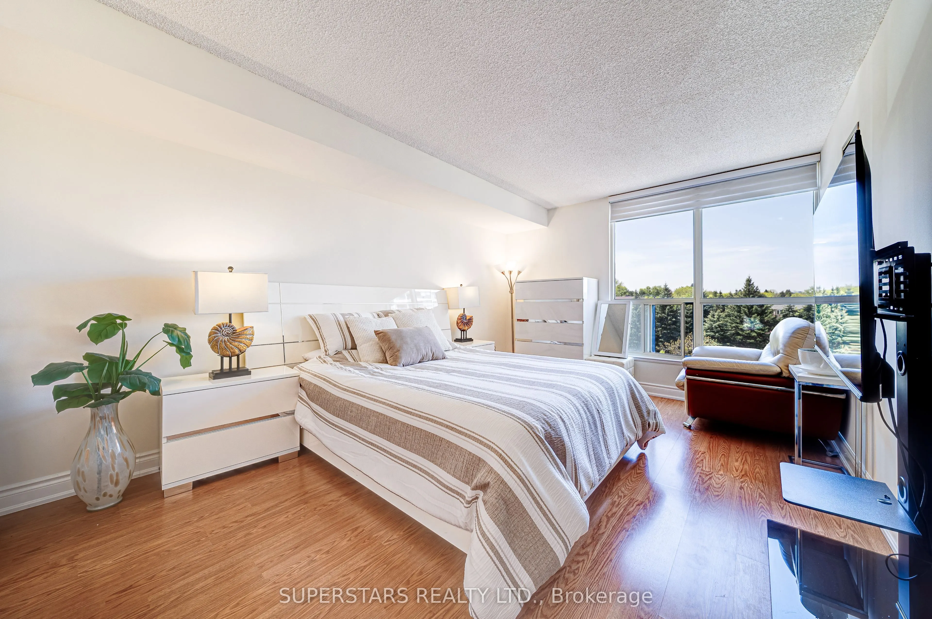7300 Yonge Street, #512