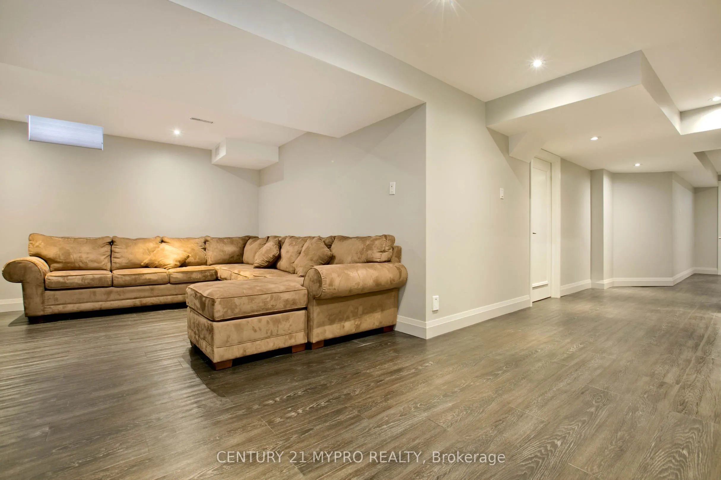 18 River Ridge Boulevard