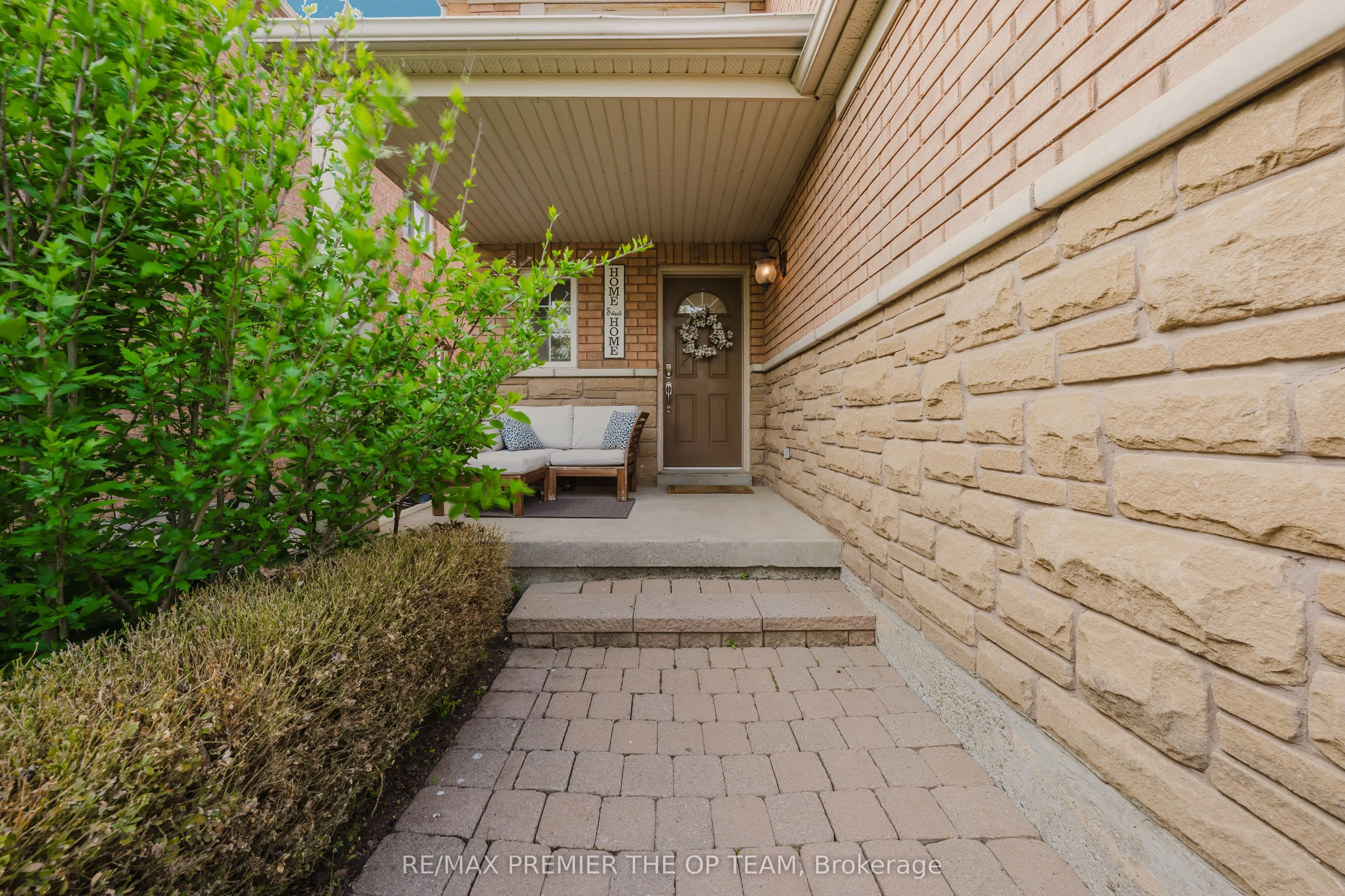 50 Beaverbrook Crescent