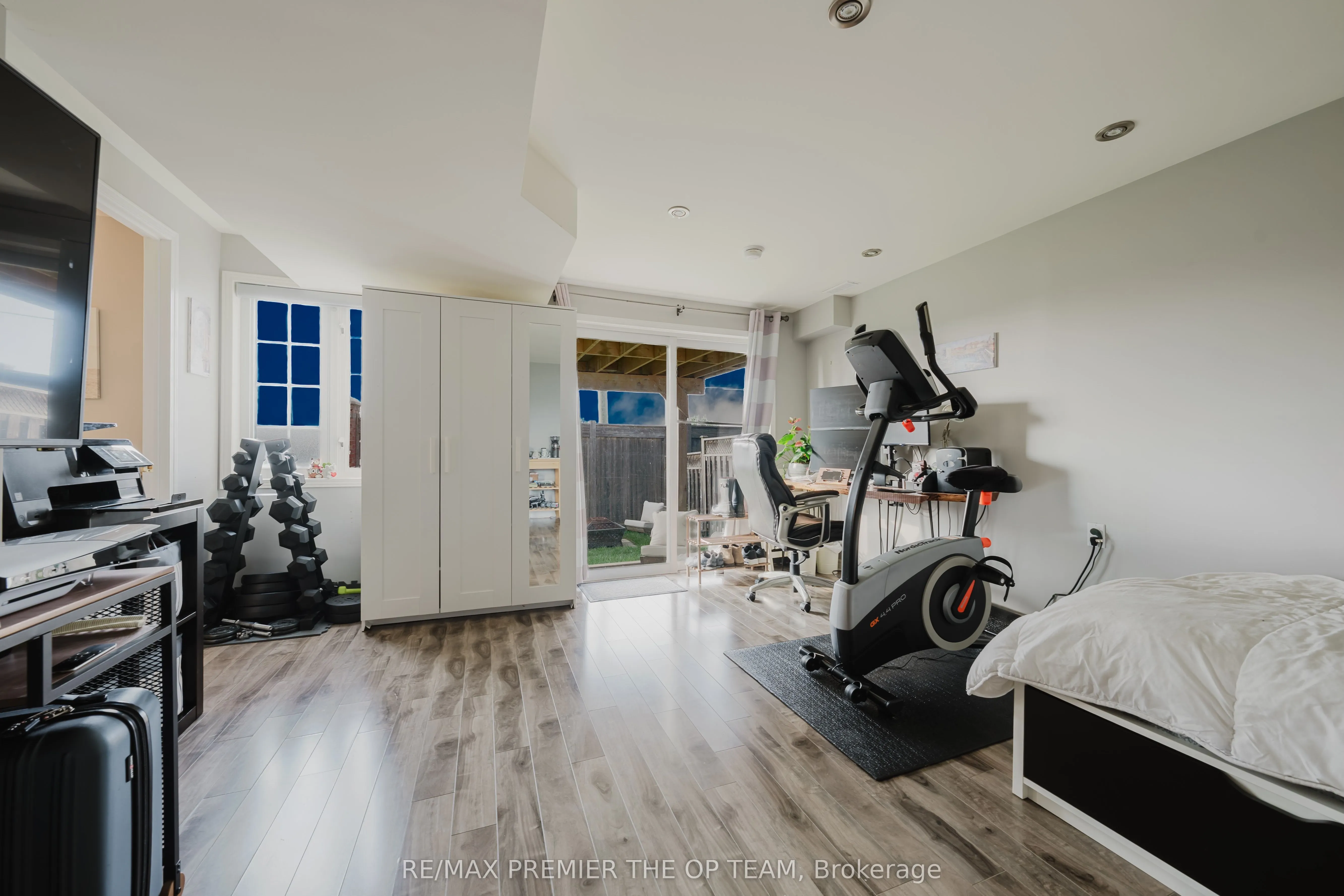 50 Beaverbrook Crescent