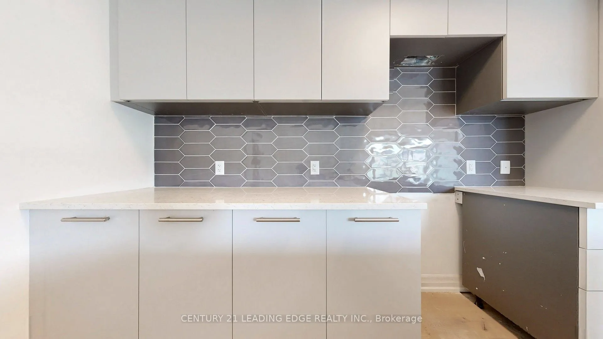 101 Cathedral High Street, #Ph30