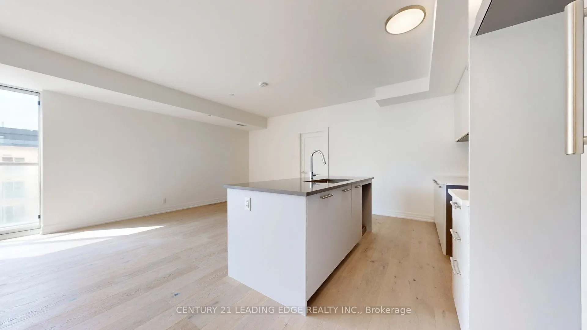 101 Cathedral High Street, #Ph30