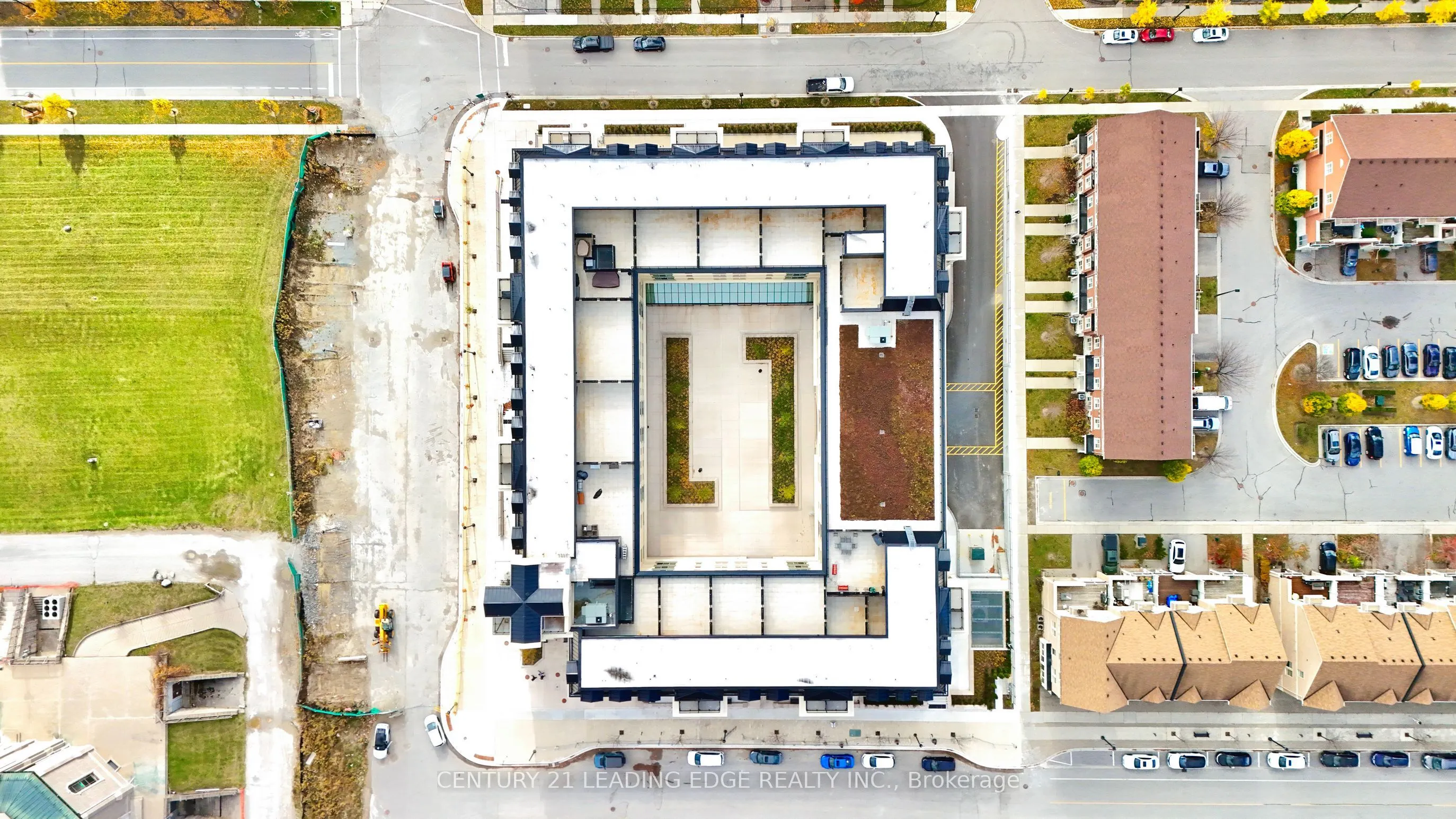 101 Cathedral High Street, #Ph30