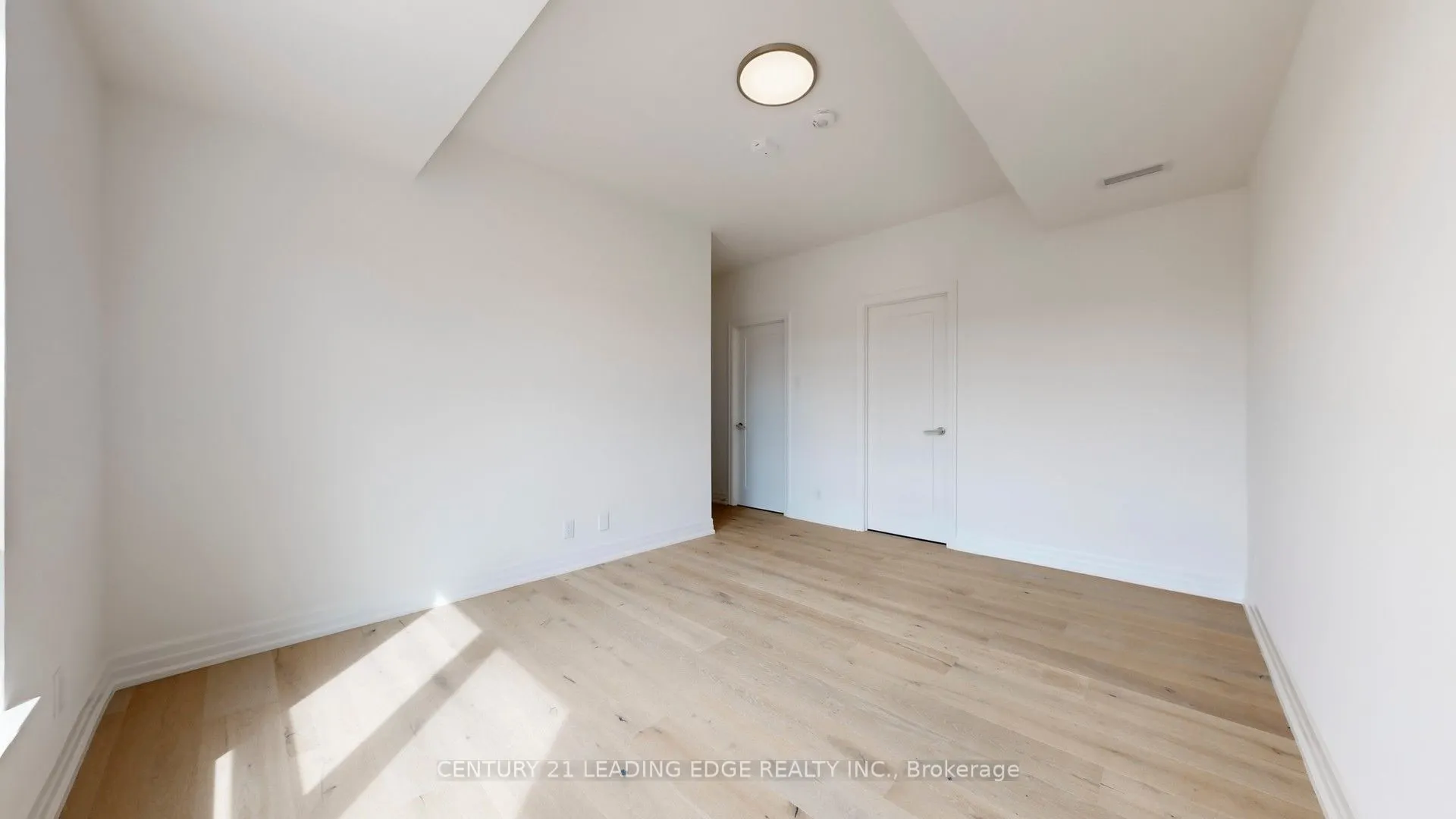 101 Cathedral High Street, #Ph30