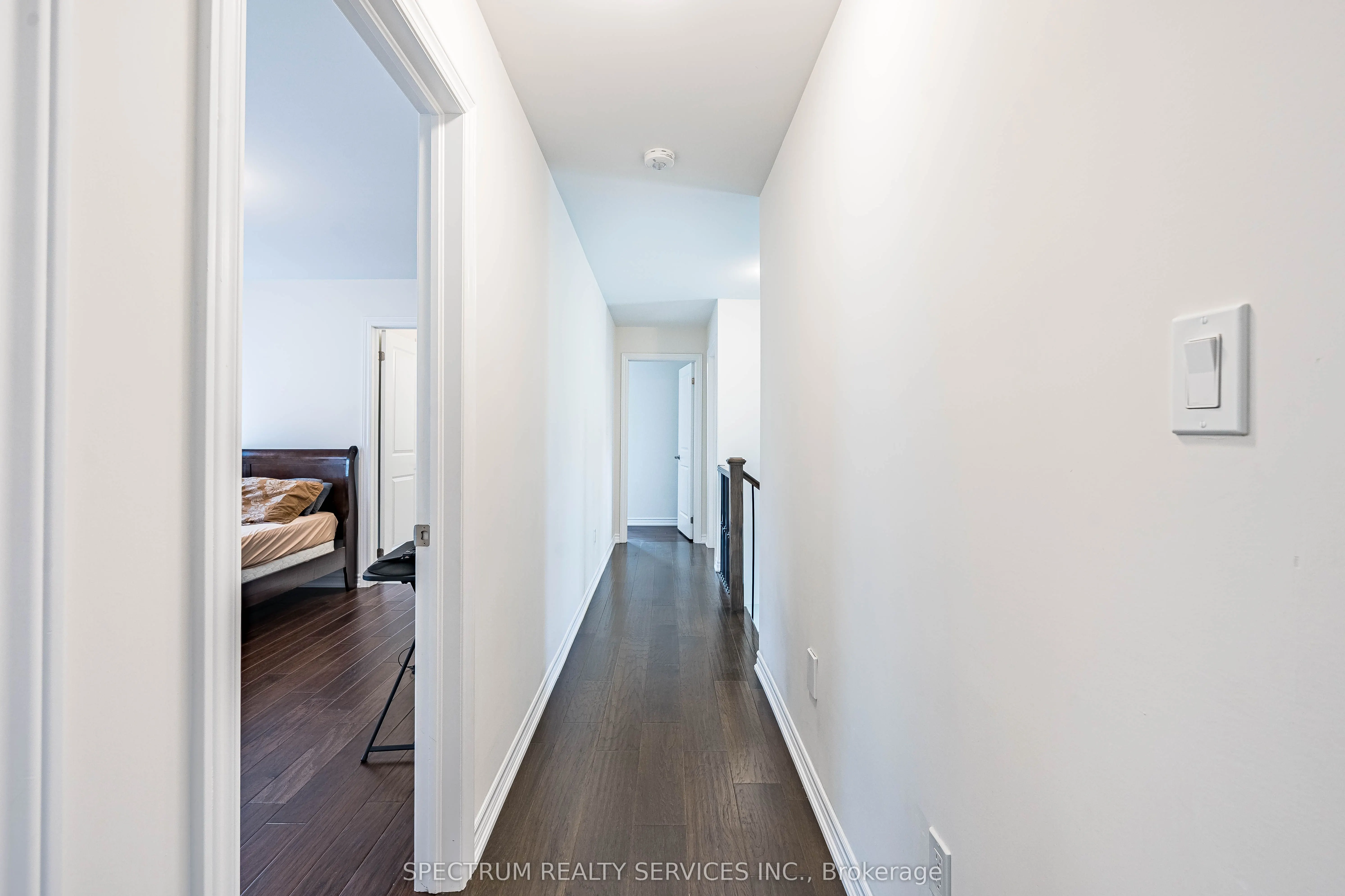 250 FERRAGINE Crescent