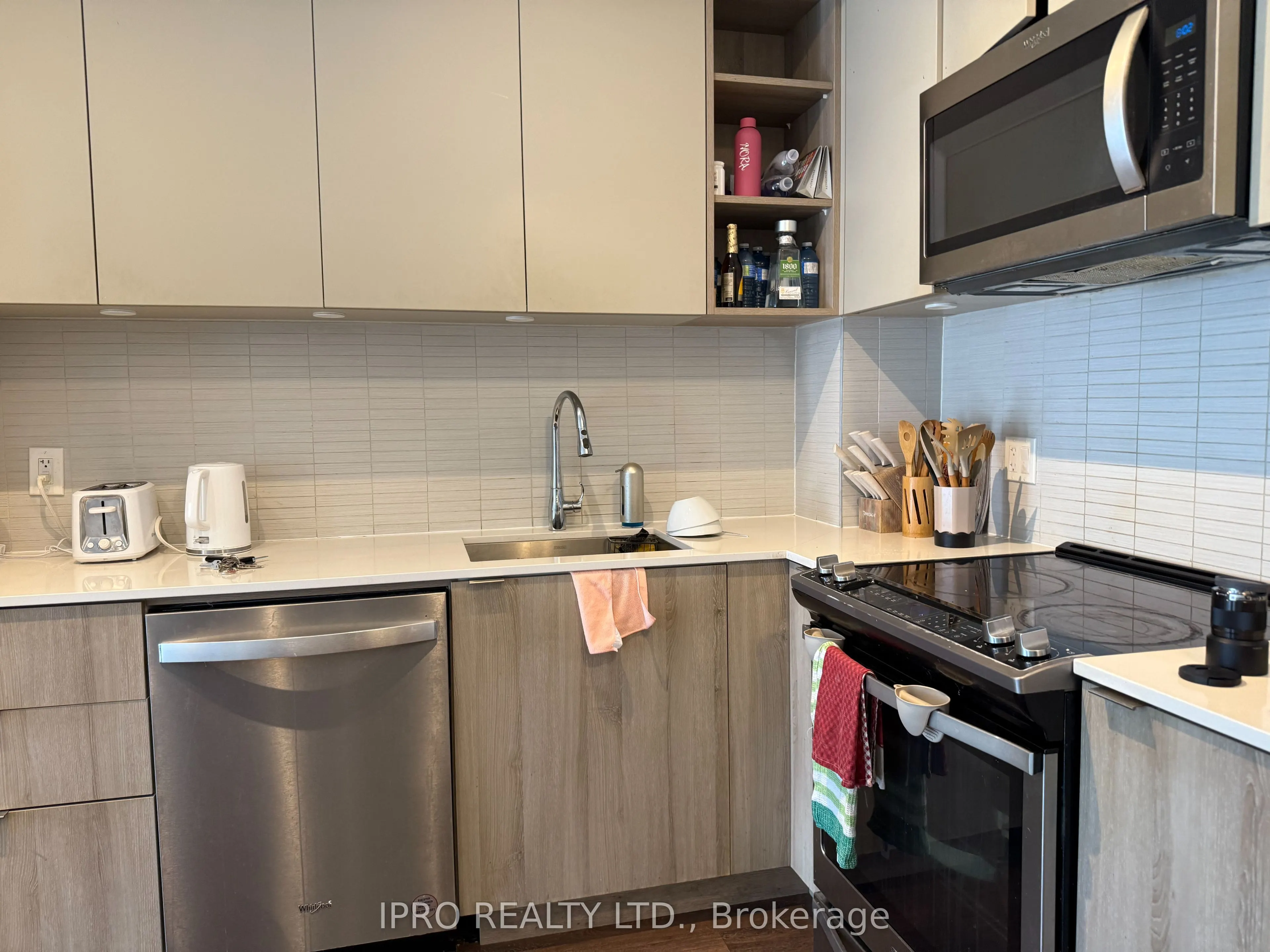 100 Eagle Rock Way, #906