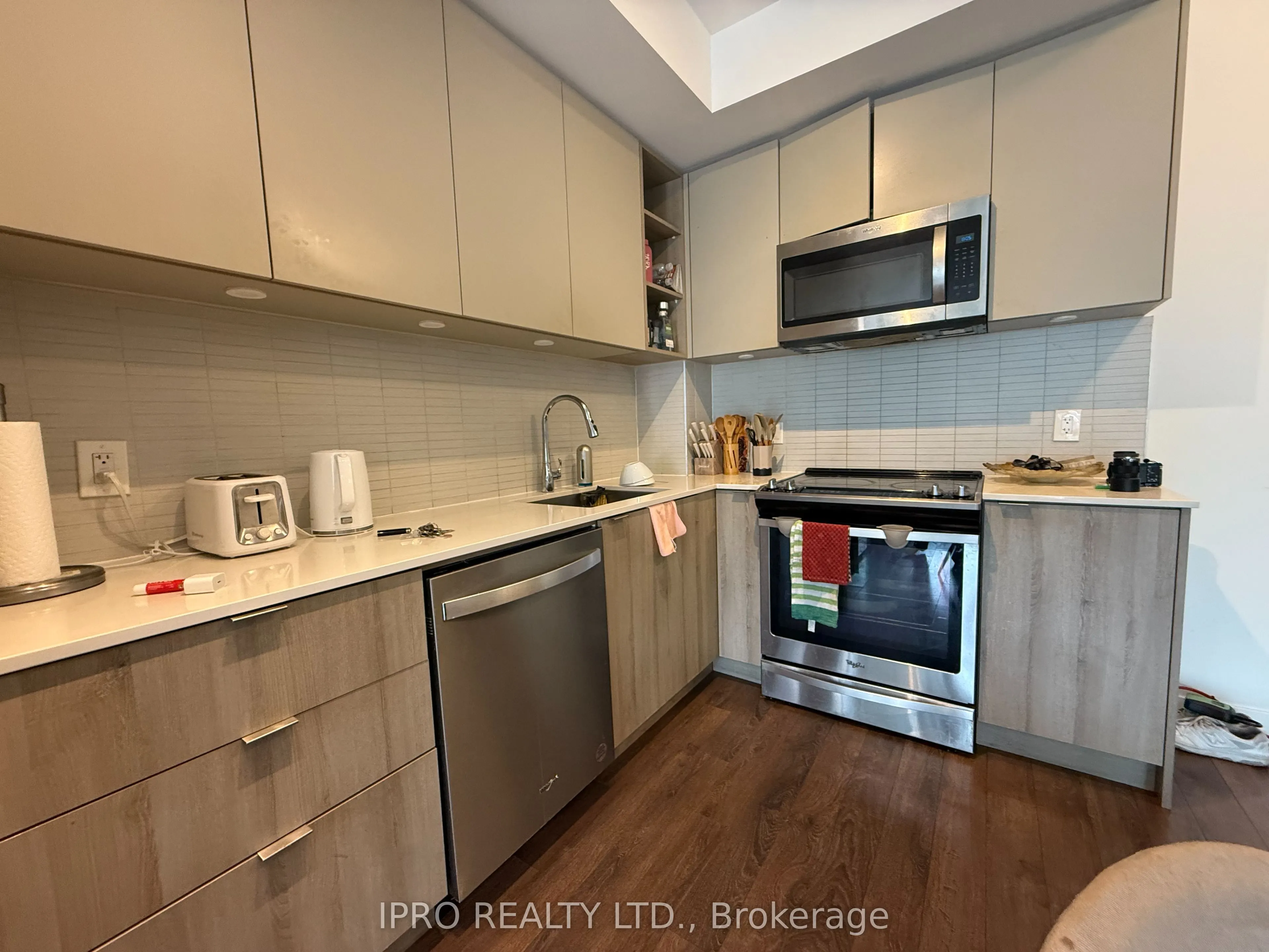100 Eagle Rock Way, #906