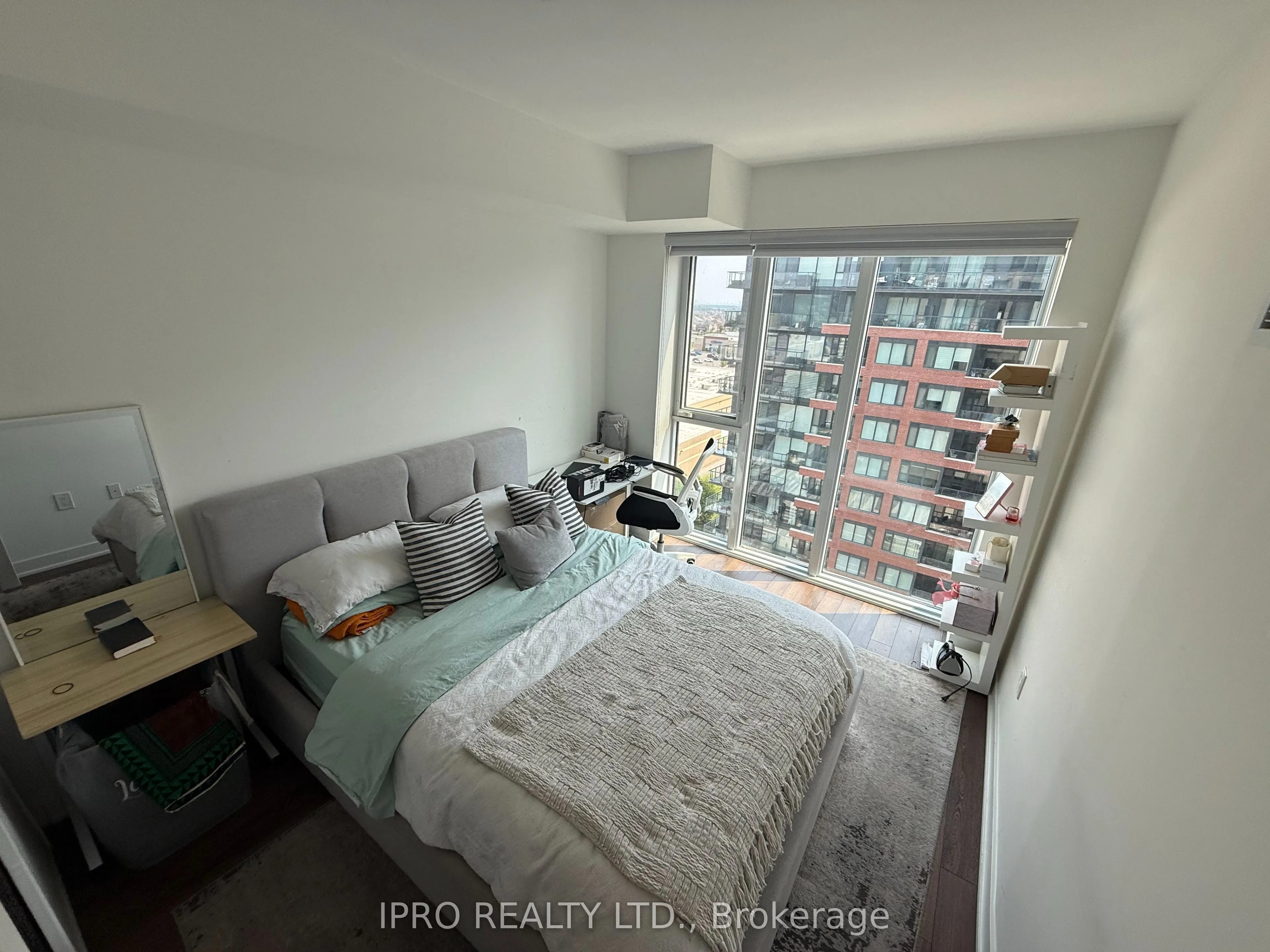 100 Eagle Rock Way, #906