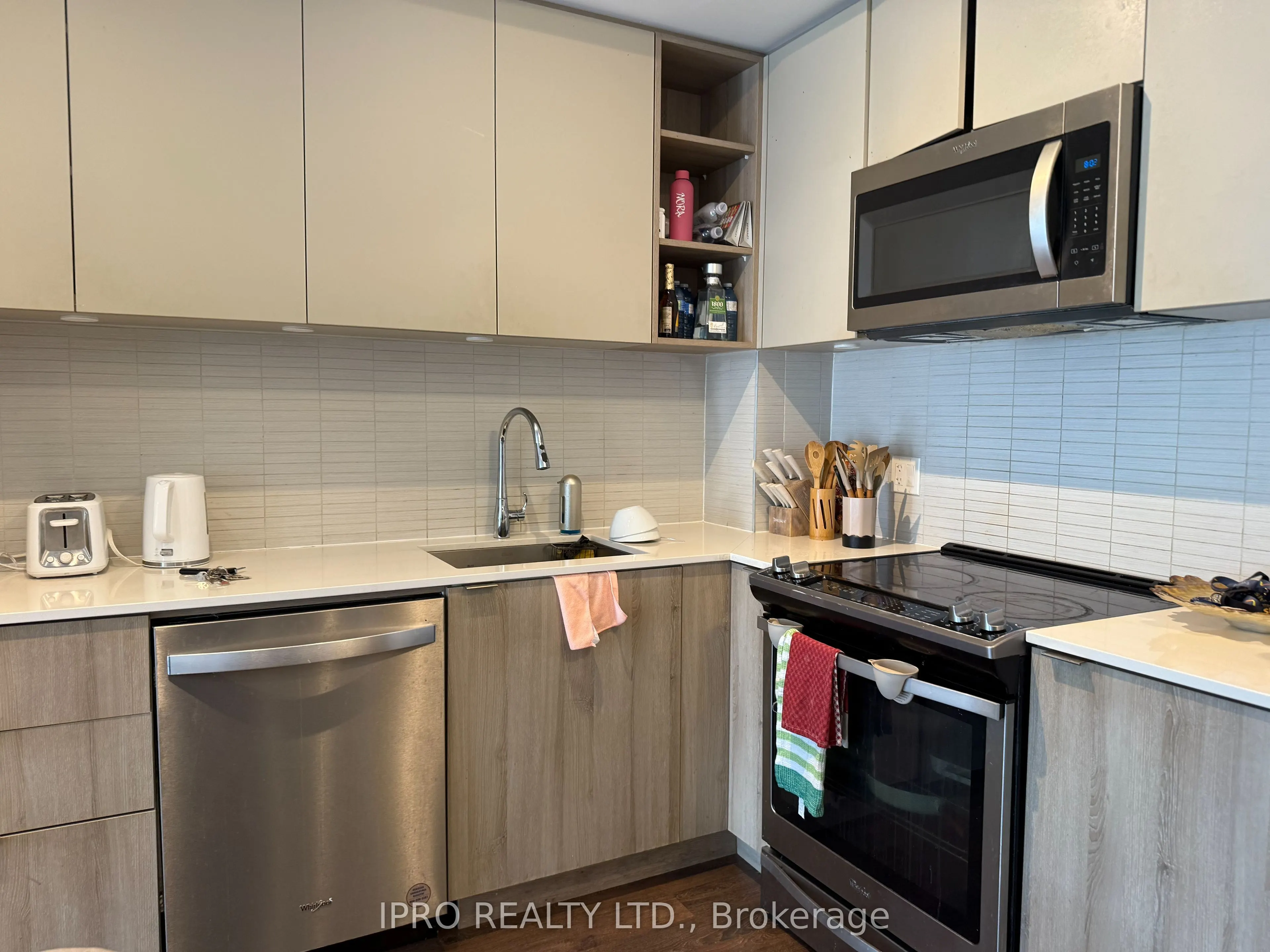 100 Eagle Rock Way, #906