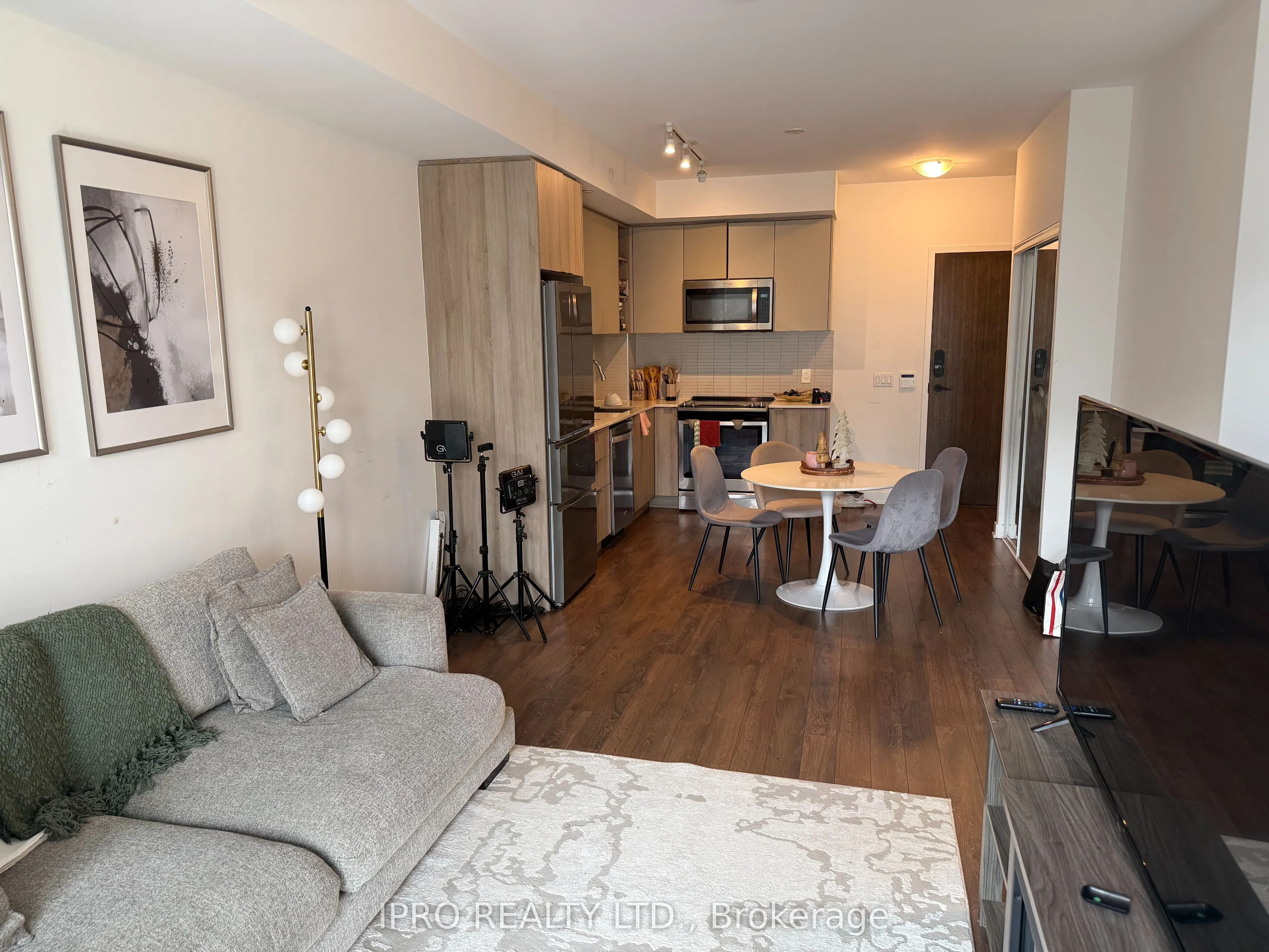 100 Eagle Rock Way, #906