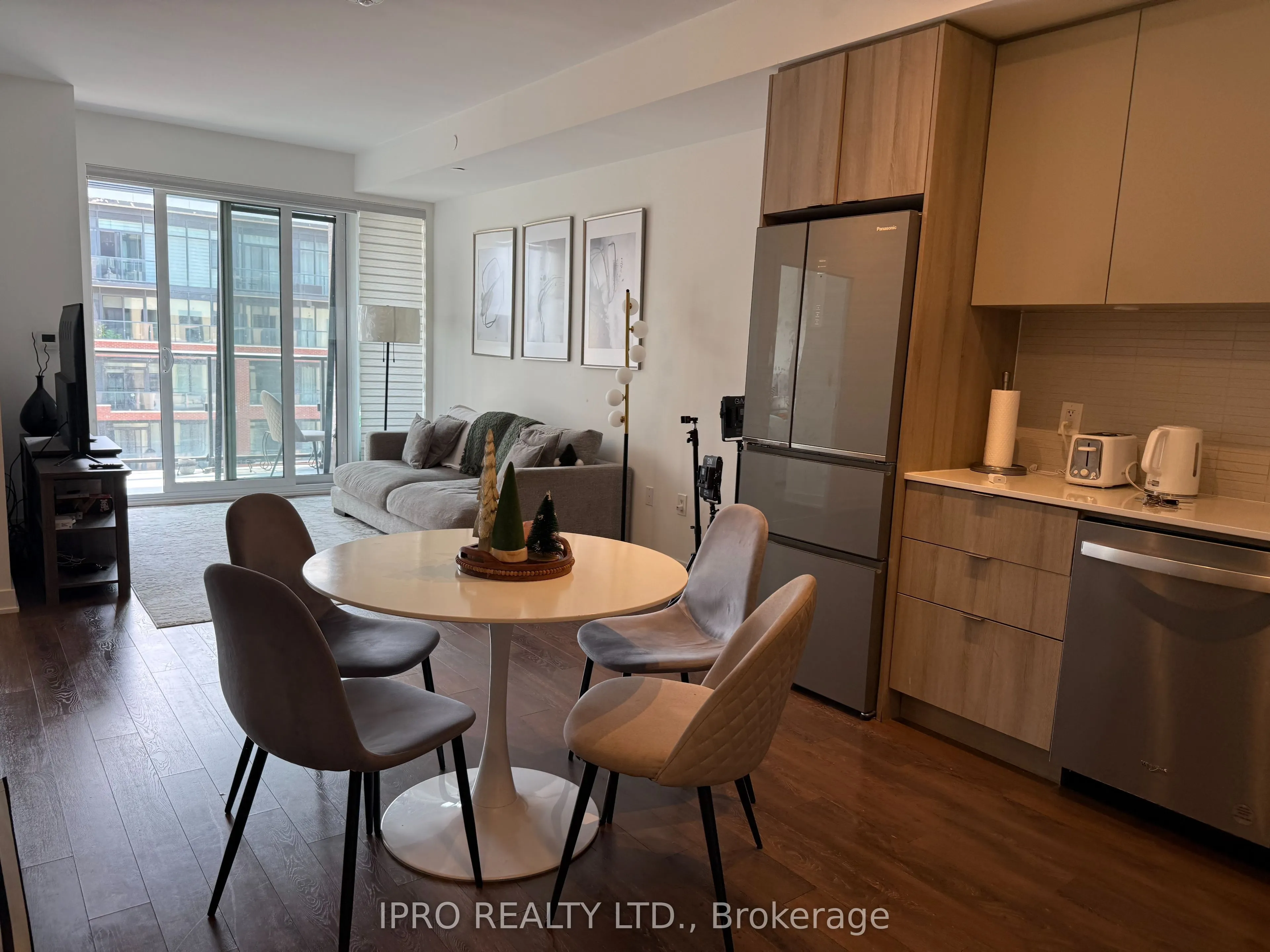 100 Eagle Rock Way, #906