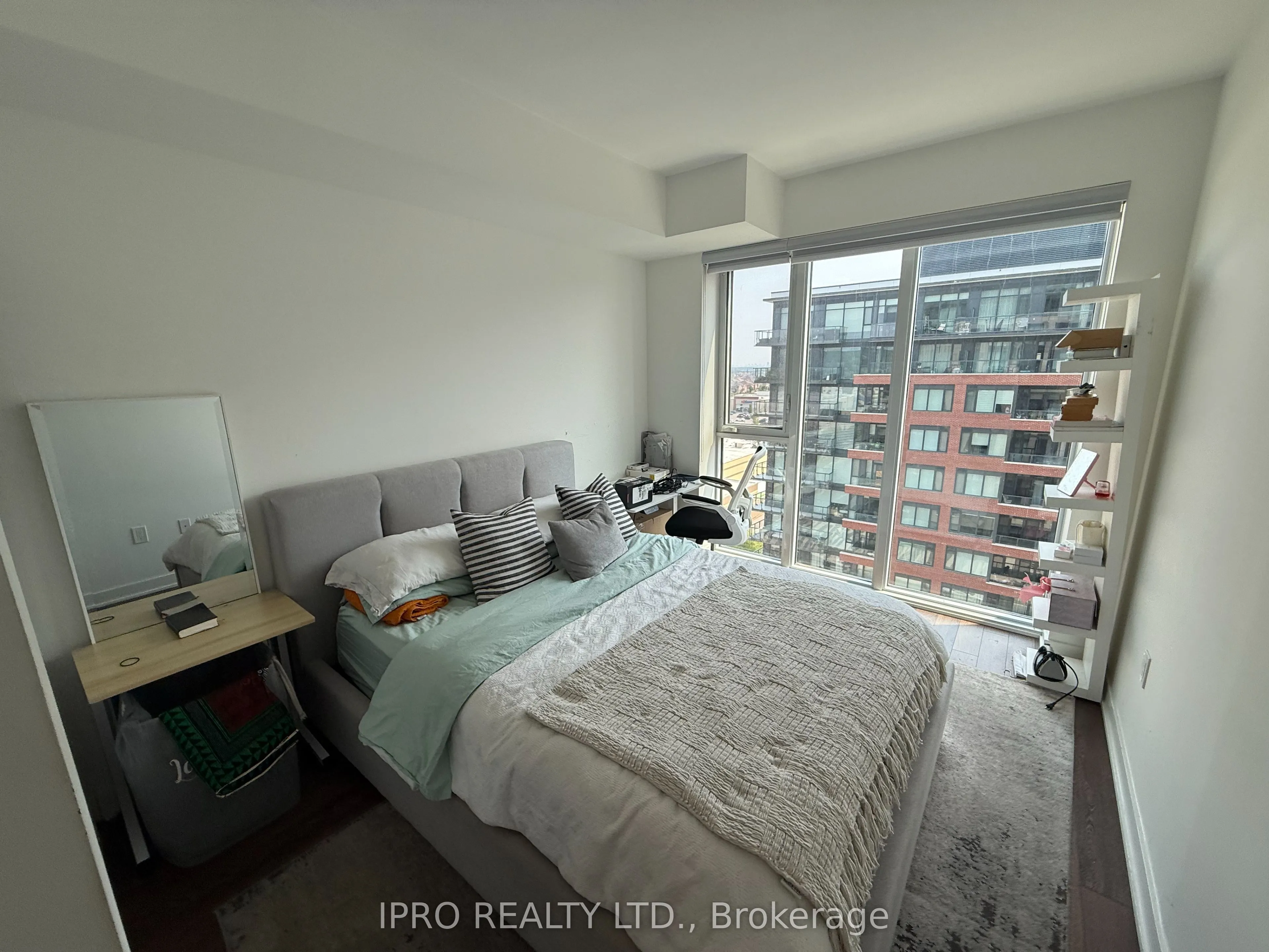 100 Eagle Rock Way, #906