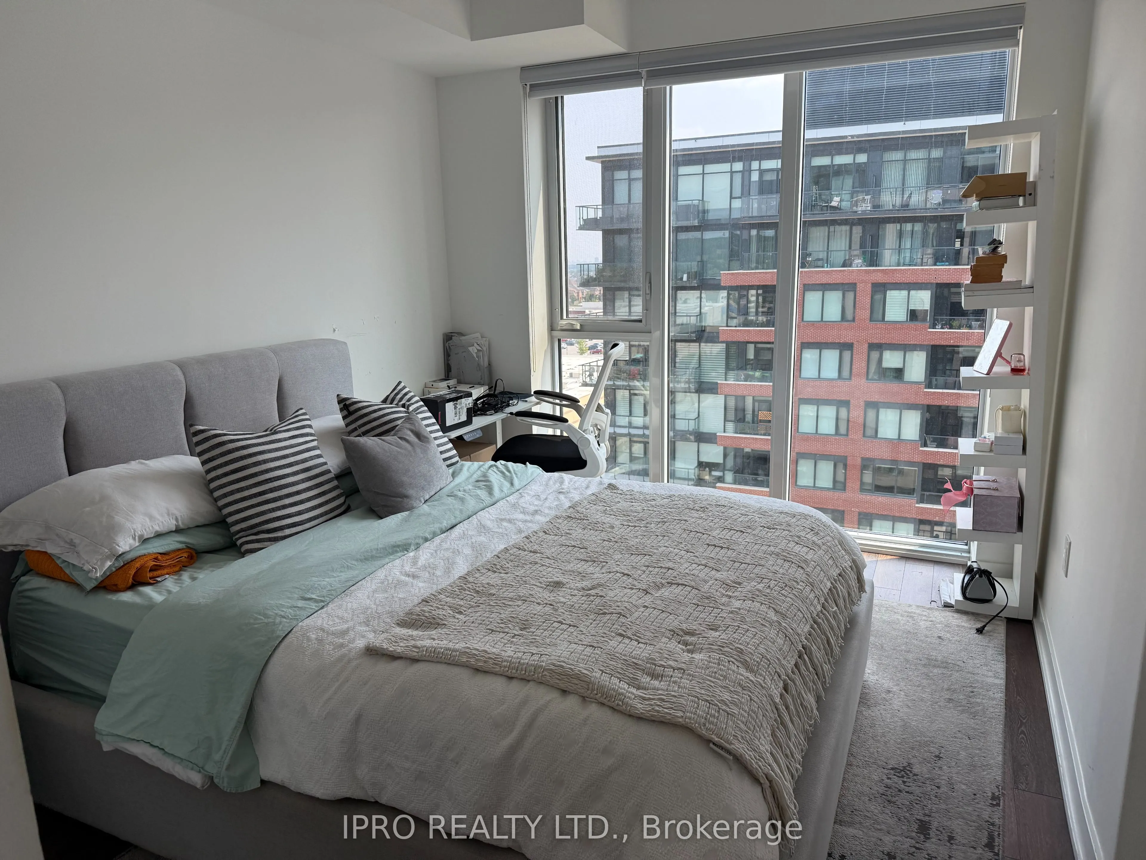 100 Eagle Rock Way, #906