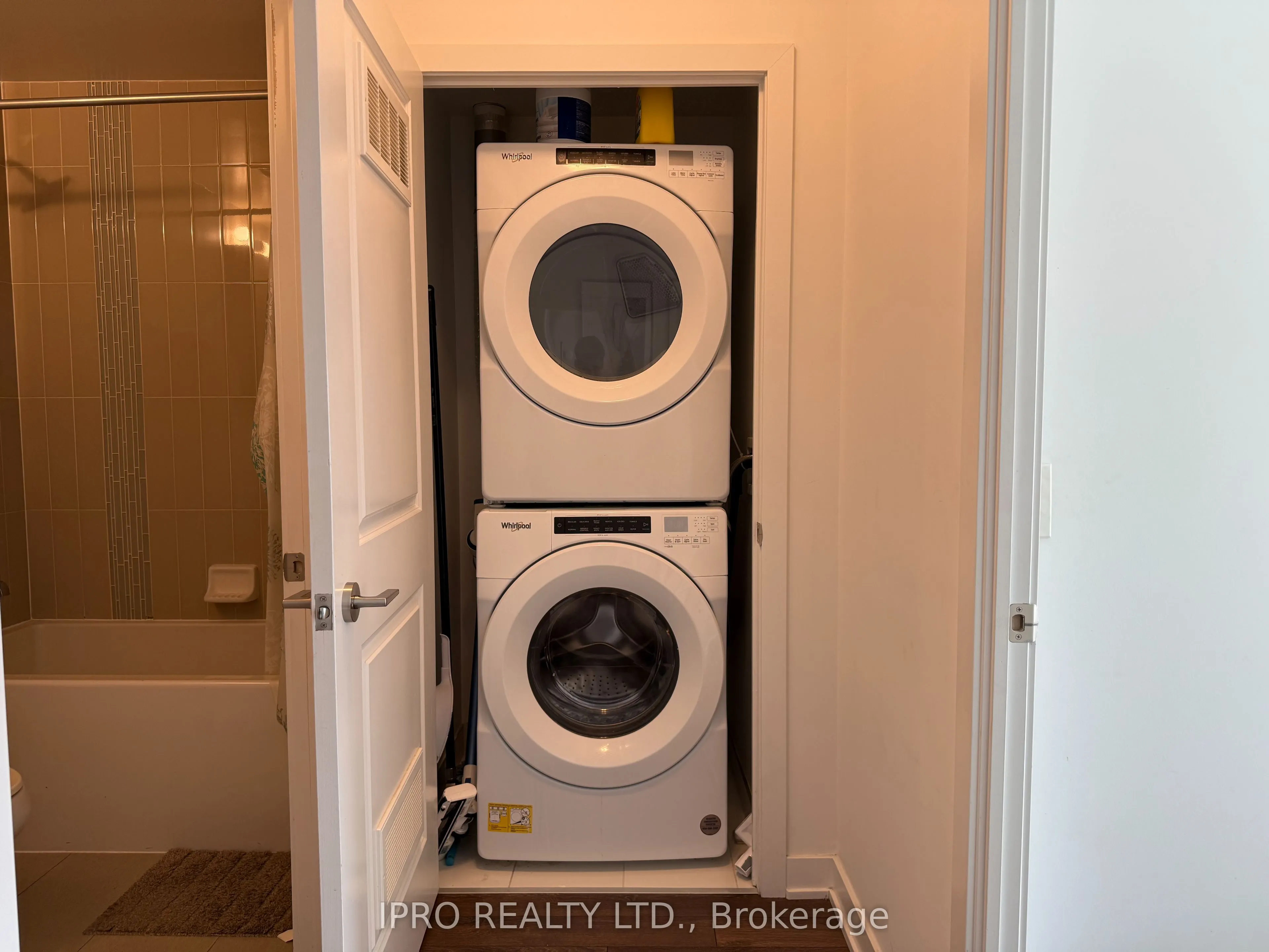 100 Eagle Rock Way, #906