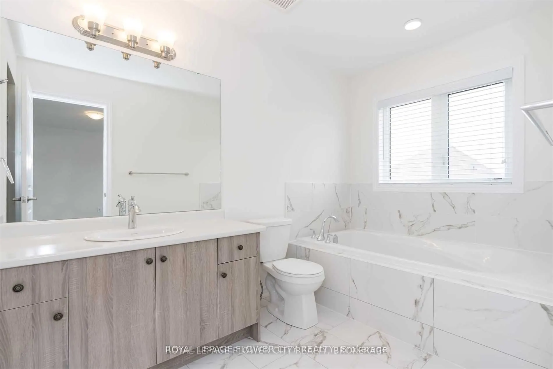 2282 Grainger Loop