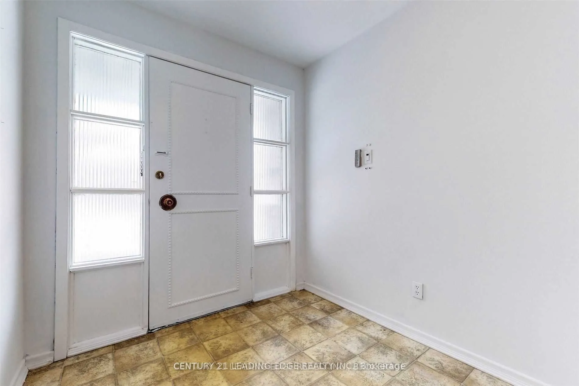6 Jeremy Drive