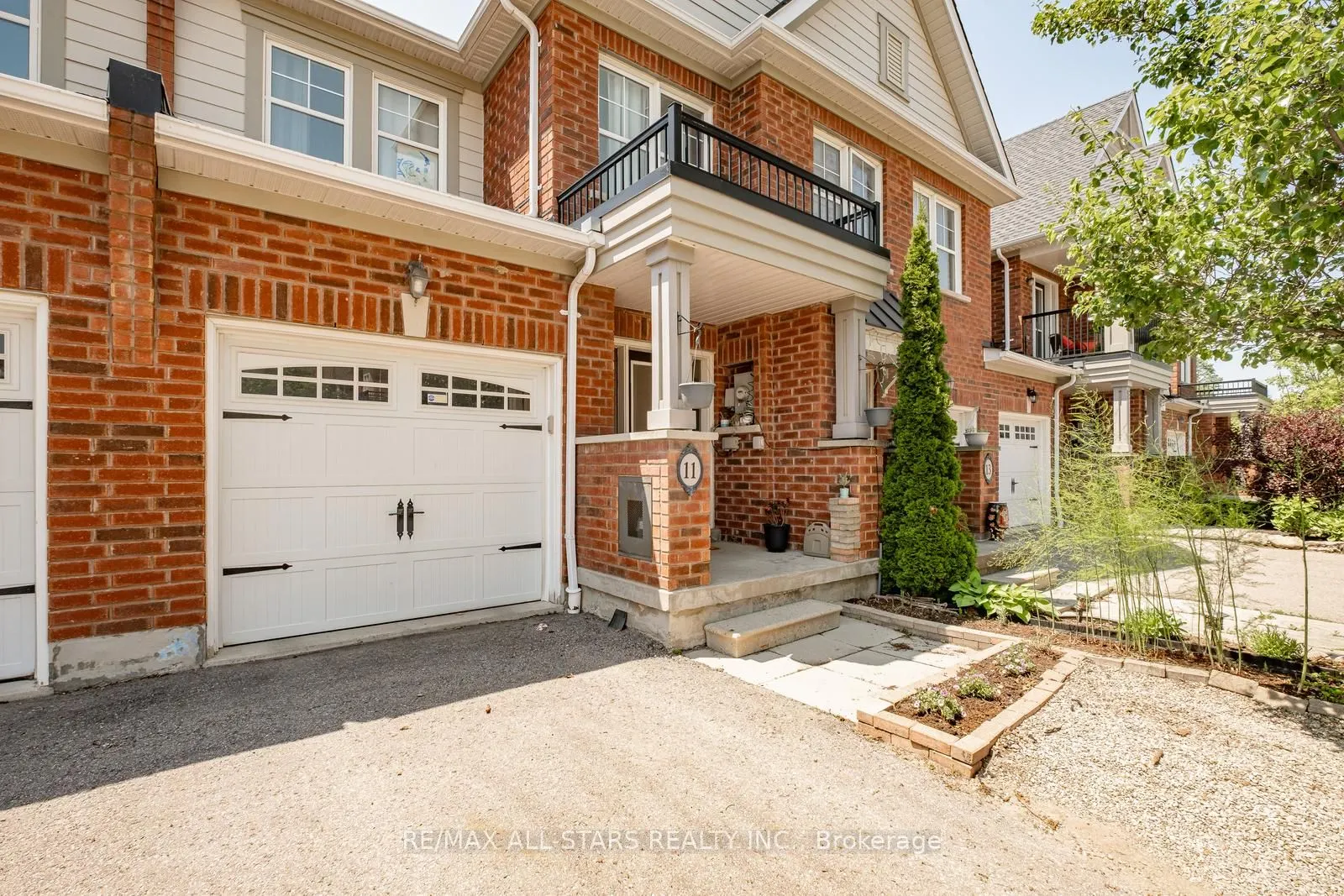 11 Eastwind Drive
