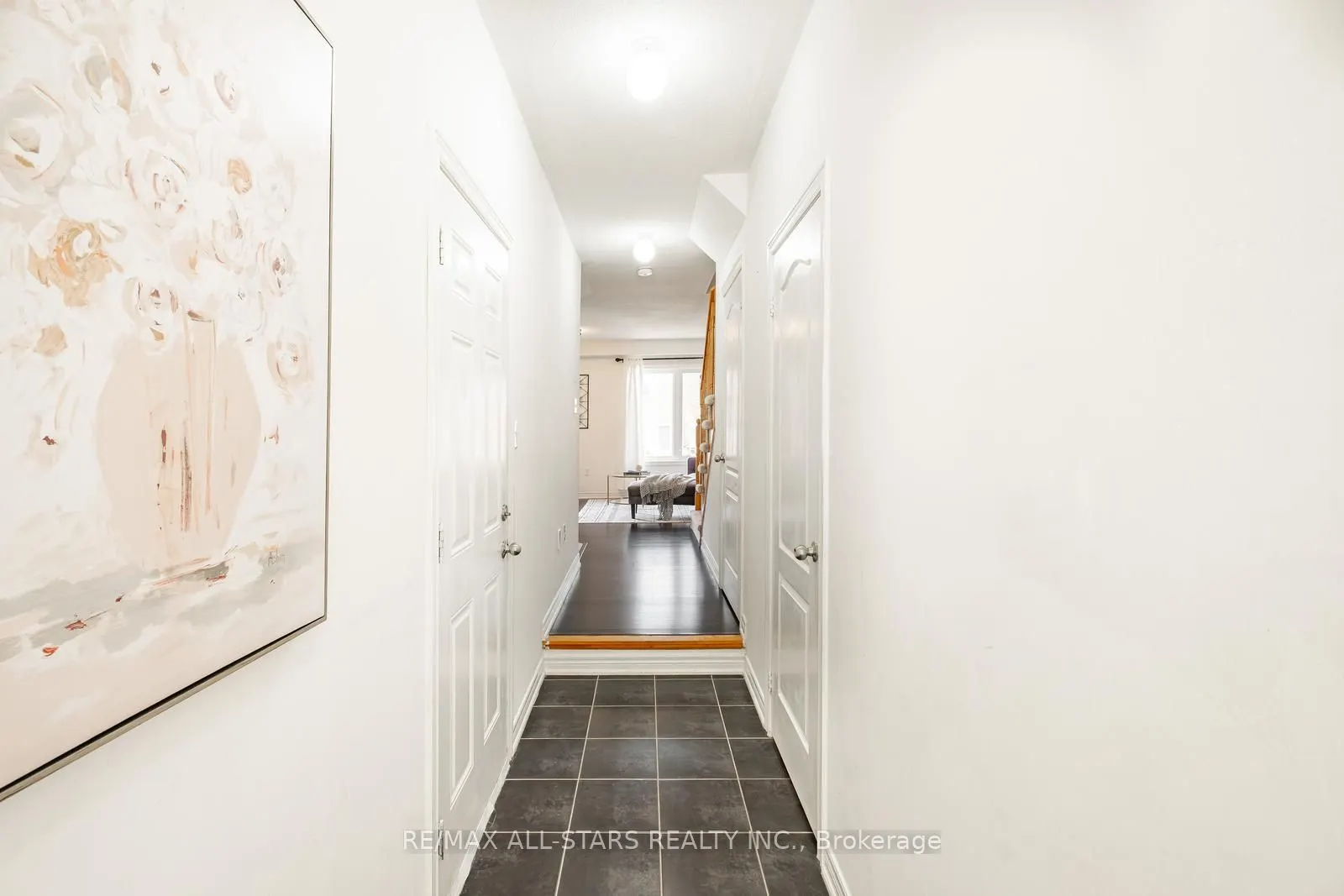 11 Eastwind Drive